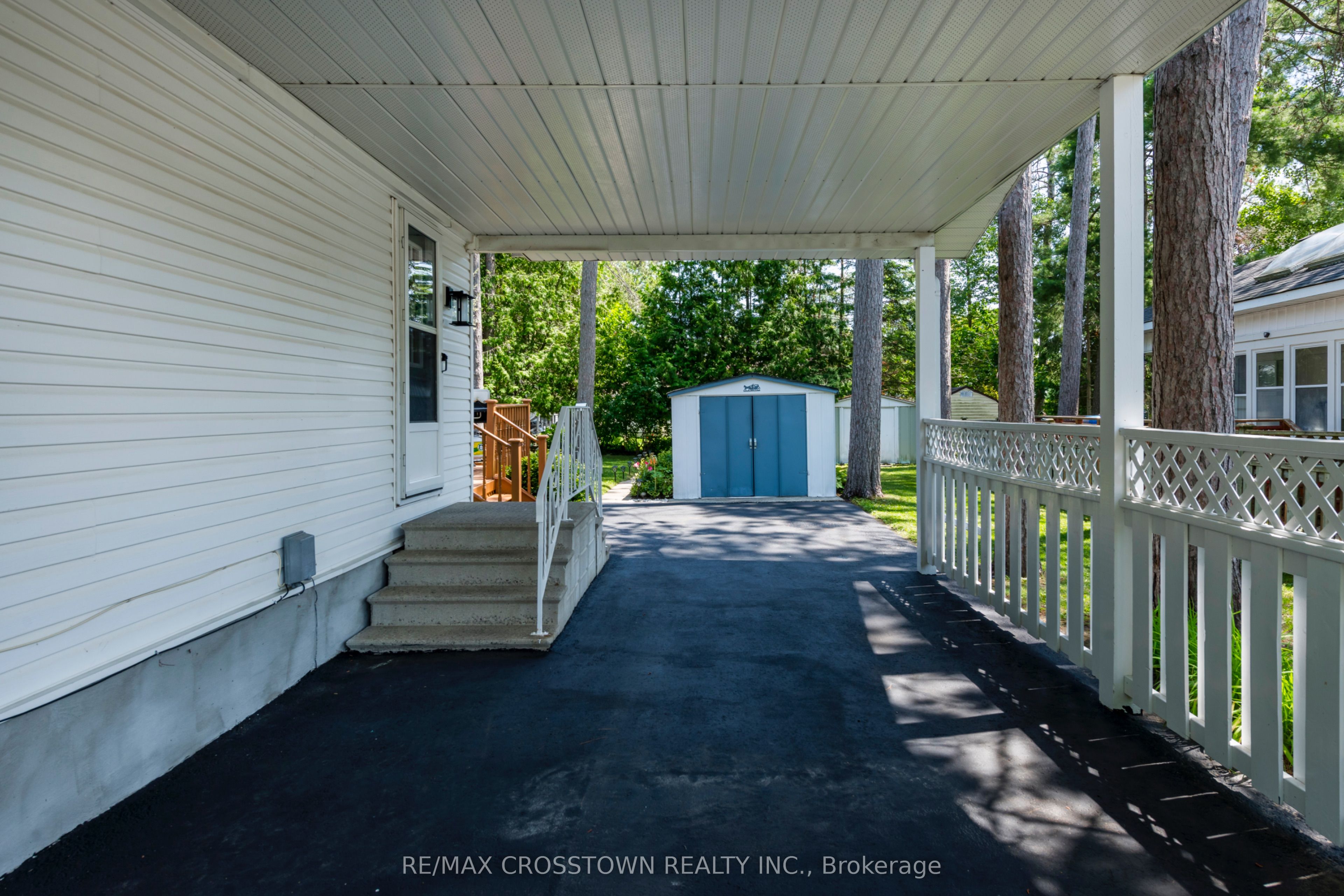 3 Carruthers Street N Property Photo 23