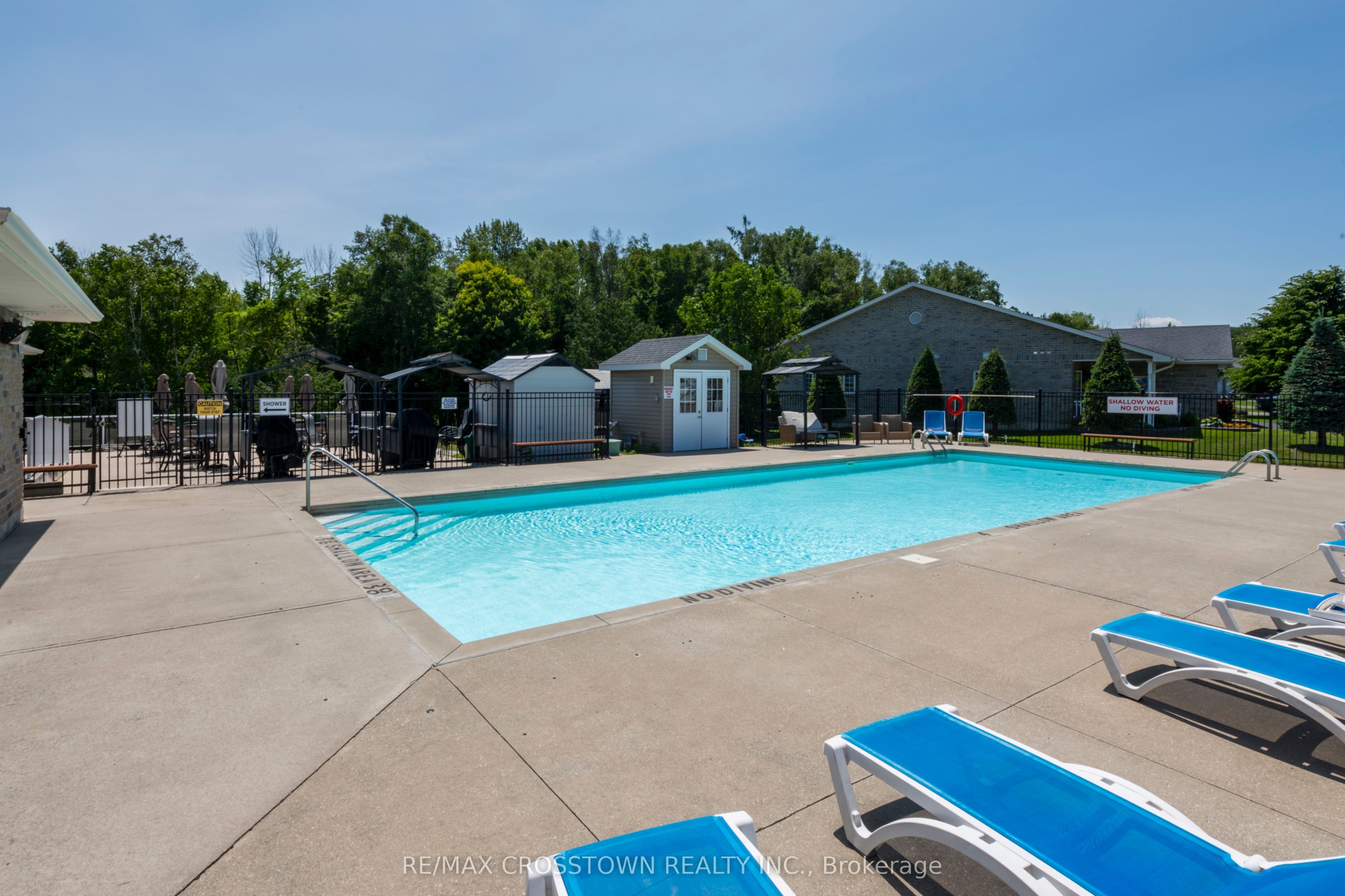 3 Carruthers Street N Property Photo 27