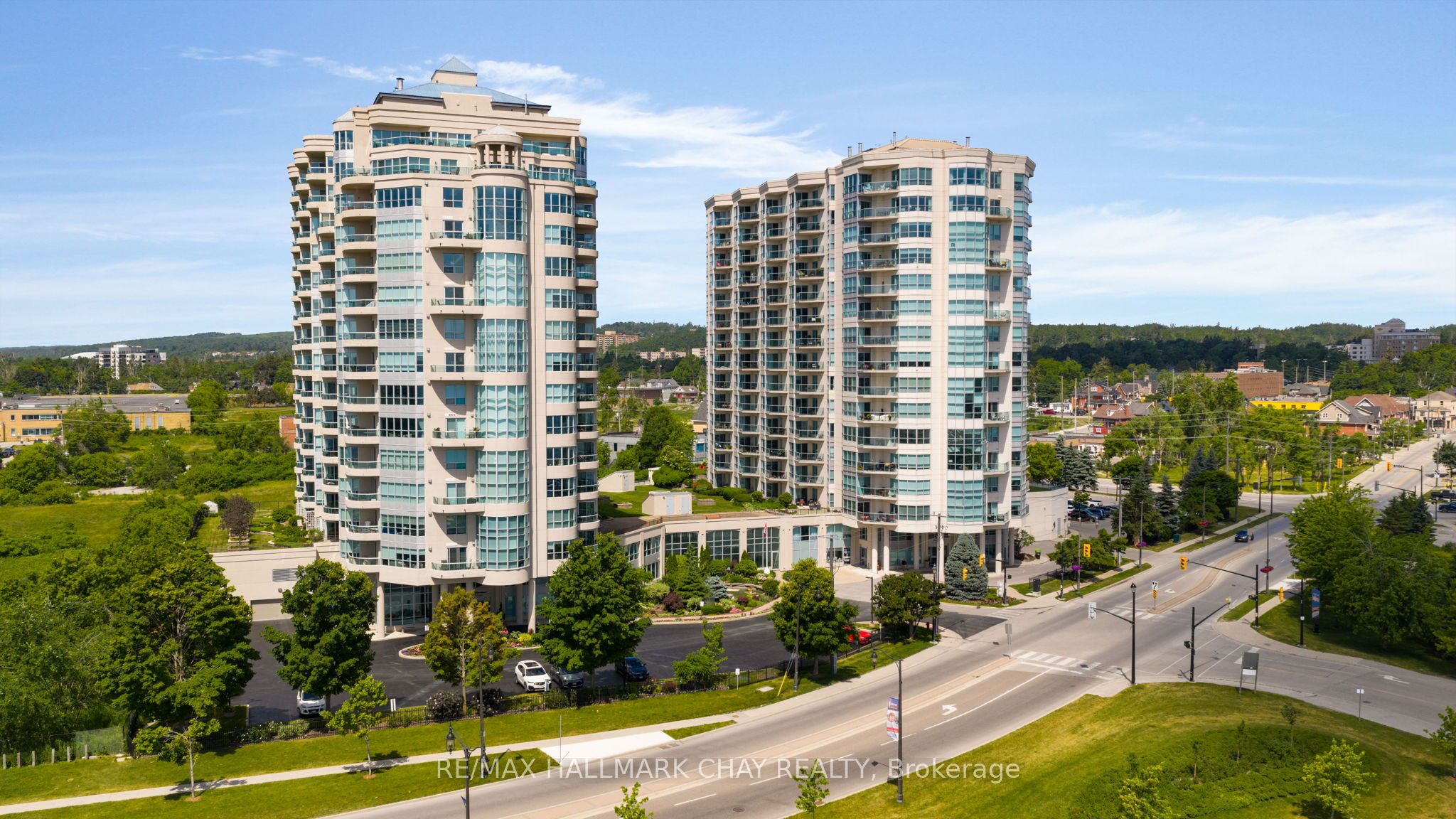 2 TORONTO Street 910 Property Photo 1