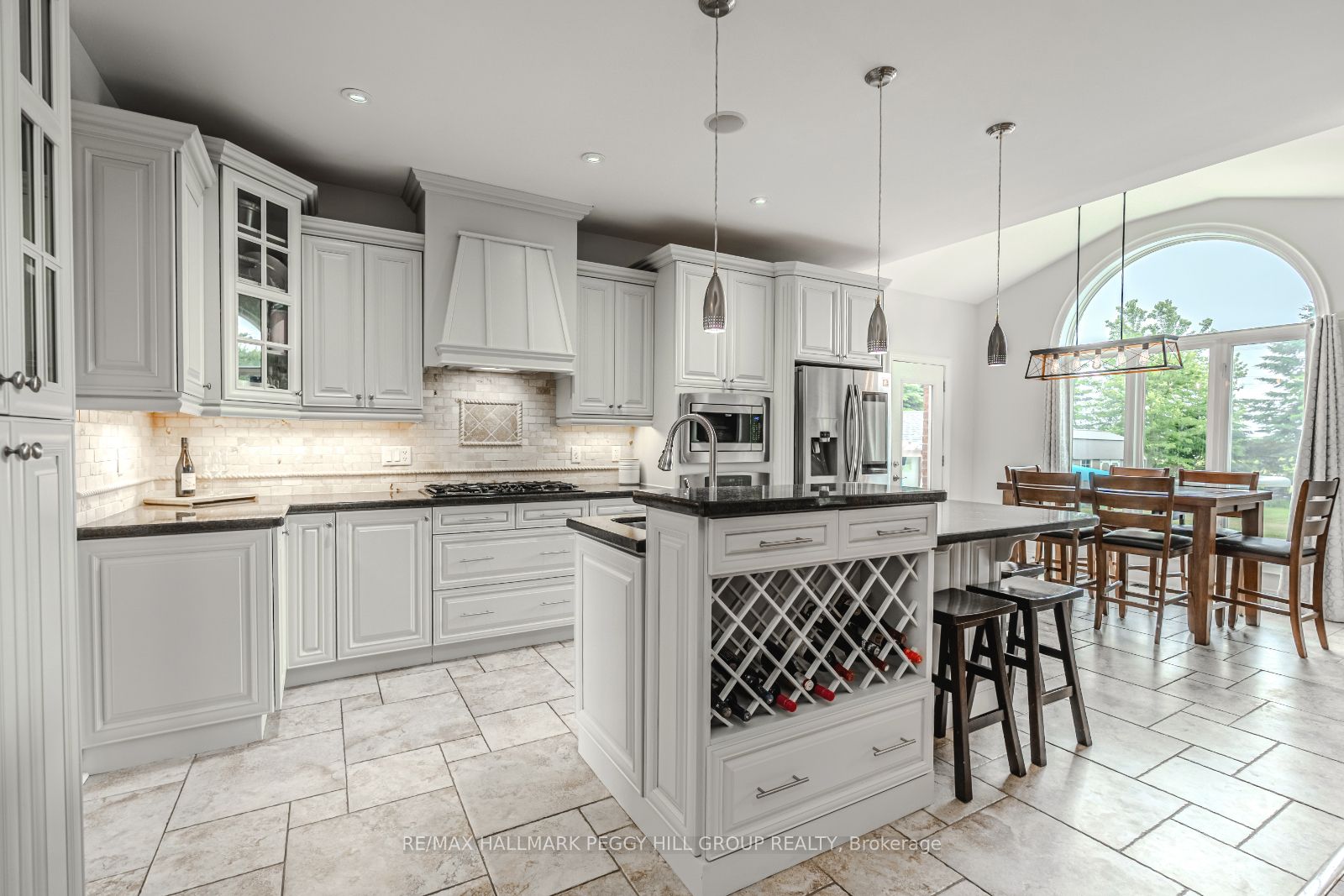 5 Munro Court Property Photo 6