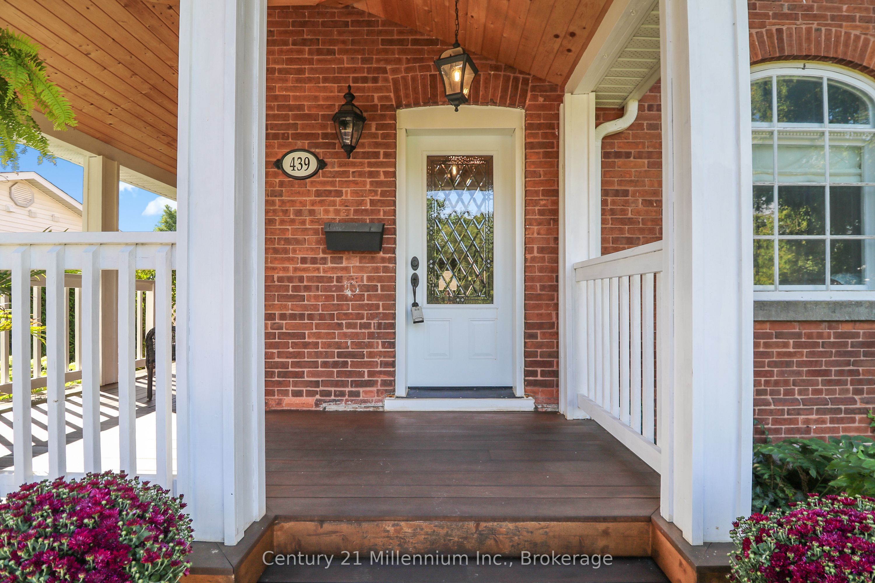 439 Birch Street Property Photo 2