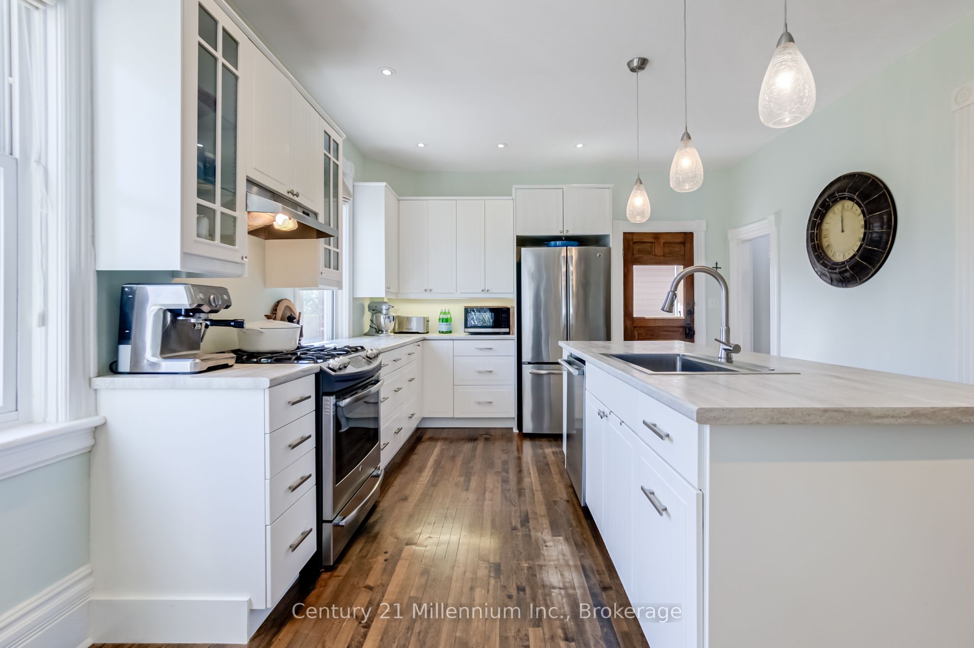 439 Birch Street Property Photo 11