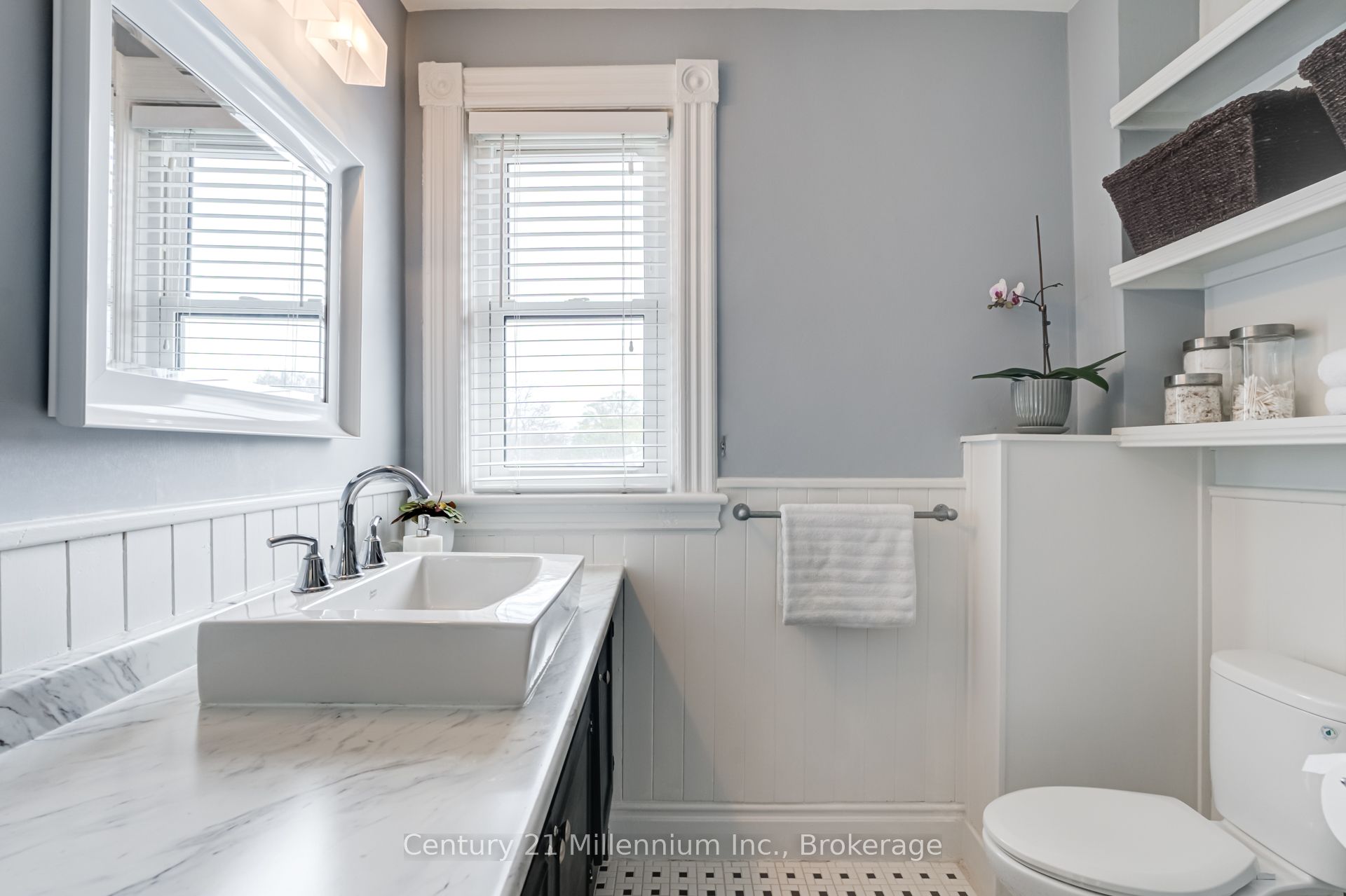 439 Birch Street Property Photo 23