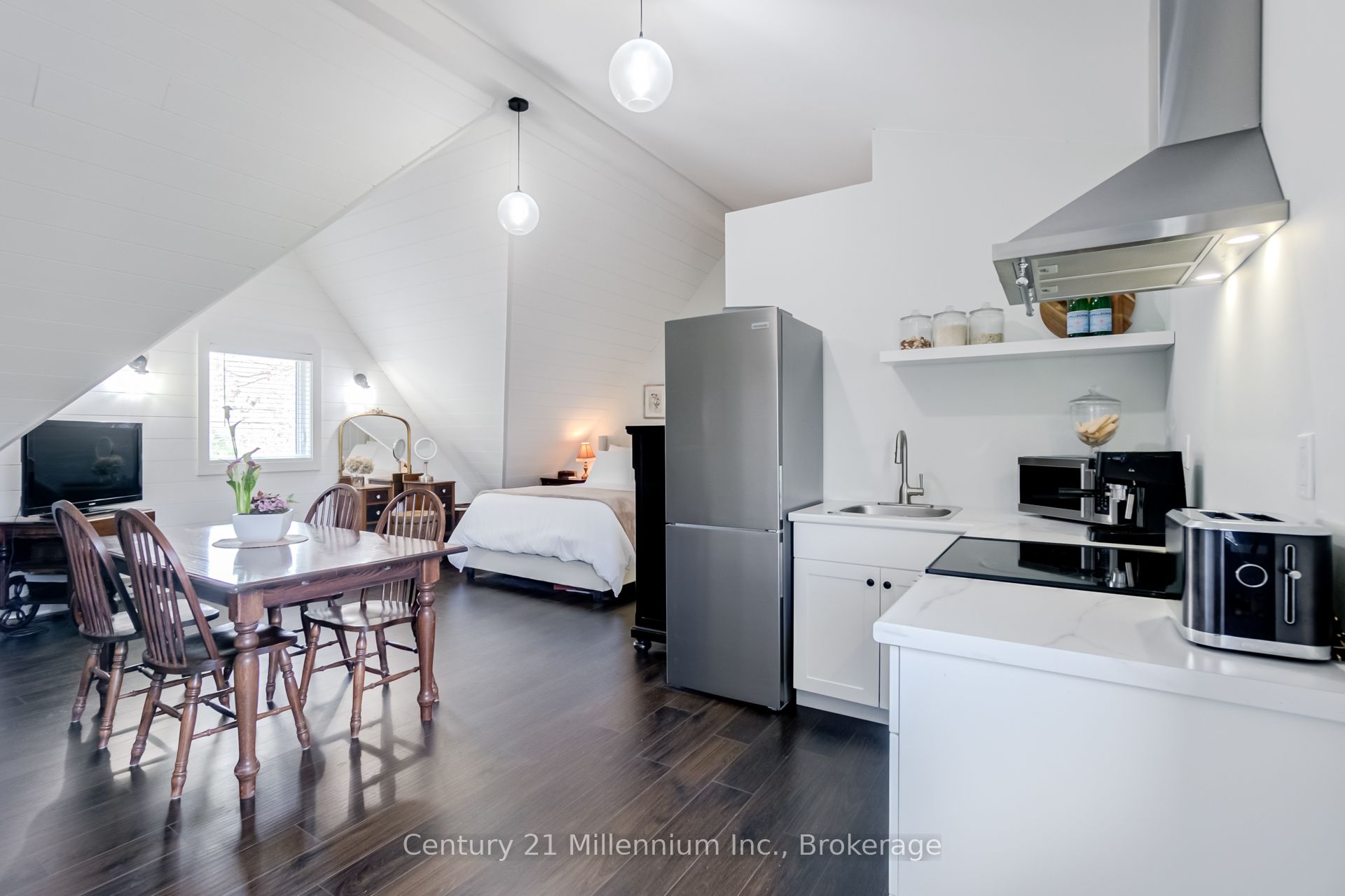 439 Birch Street Property Photo 31