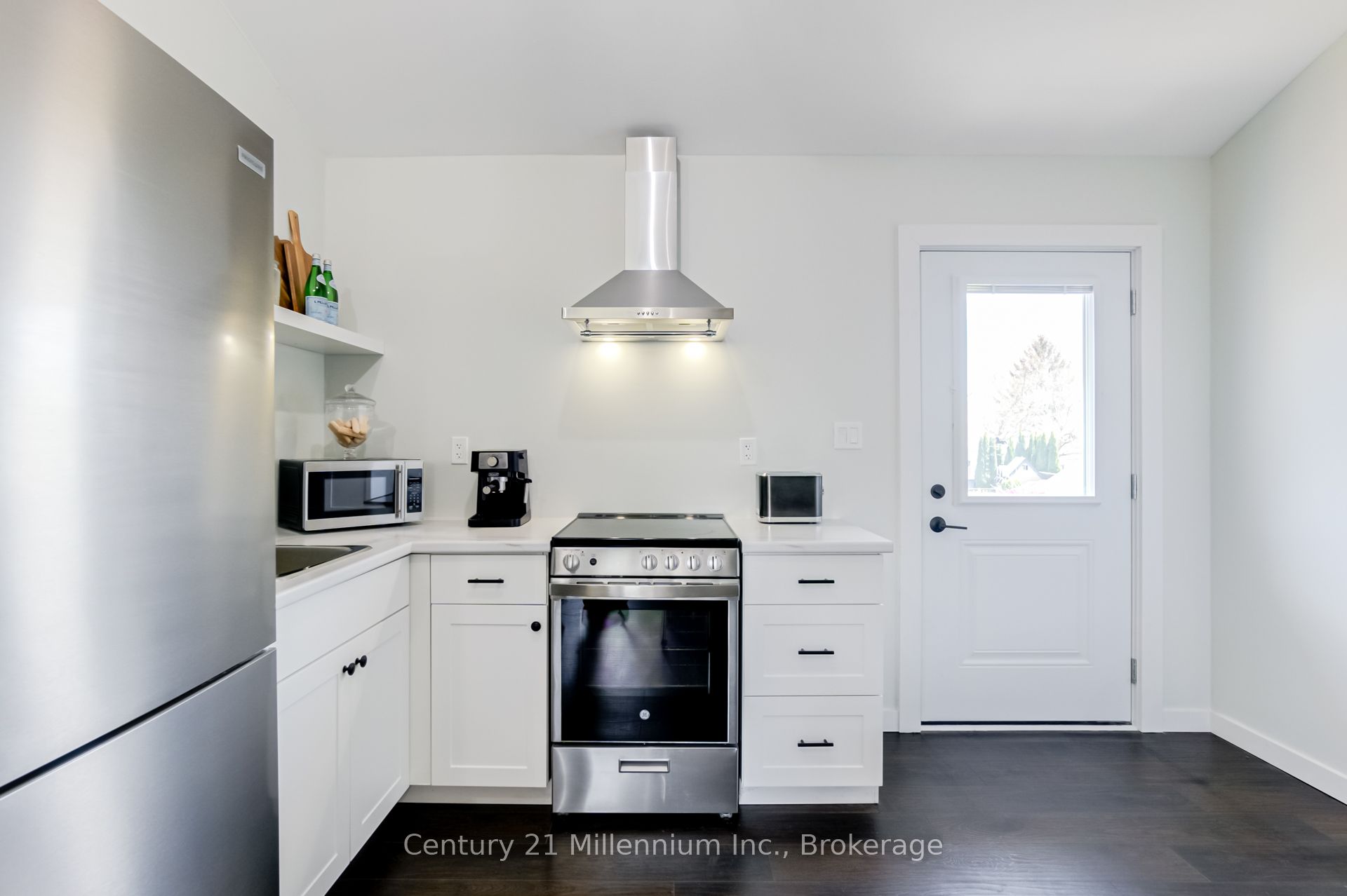 439 Birch Street Property Photo 32