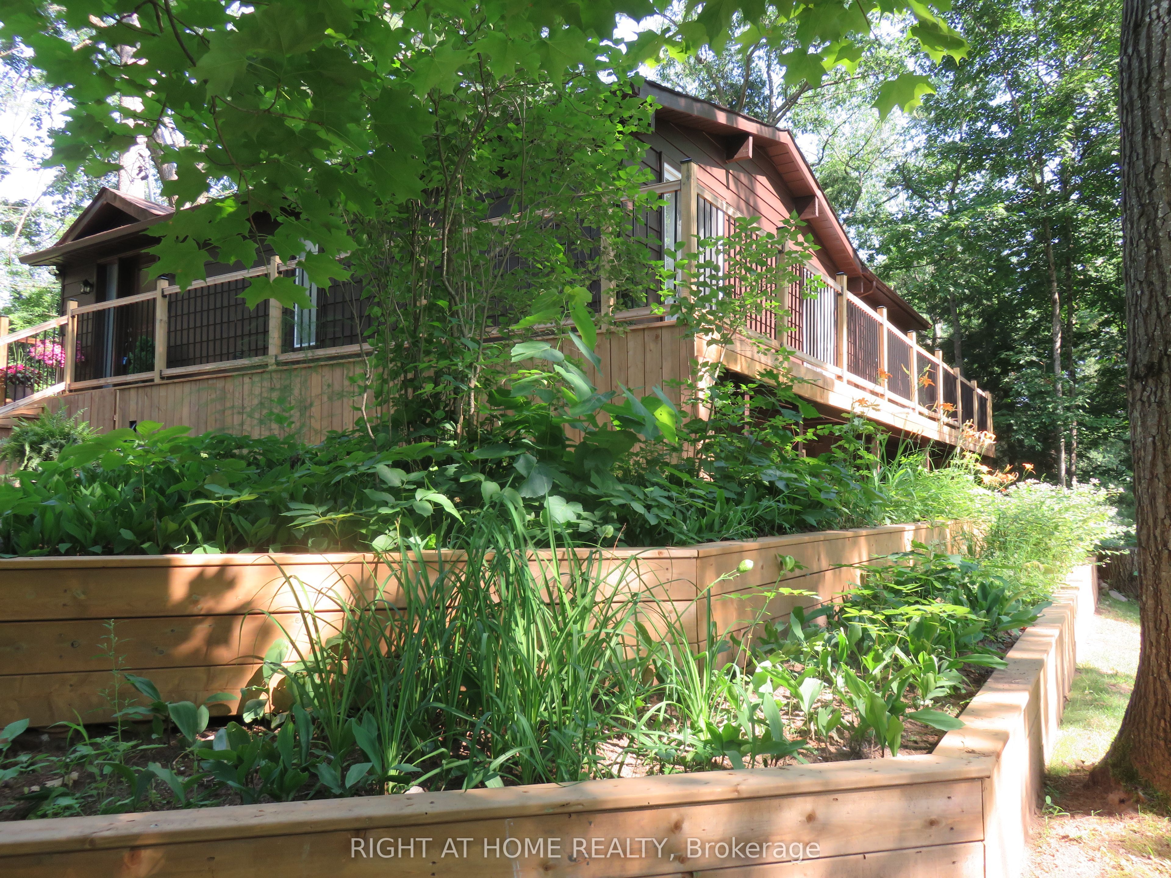7459 Island Crescent Property Photo 2