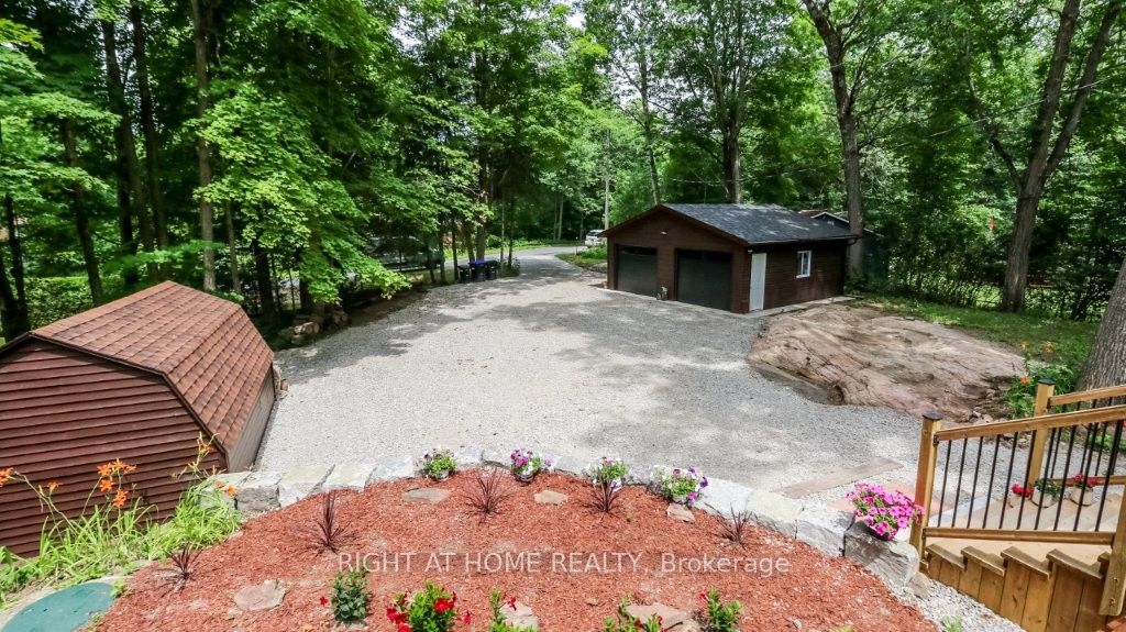 7459 Island Crescent Property Photo 7