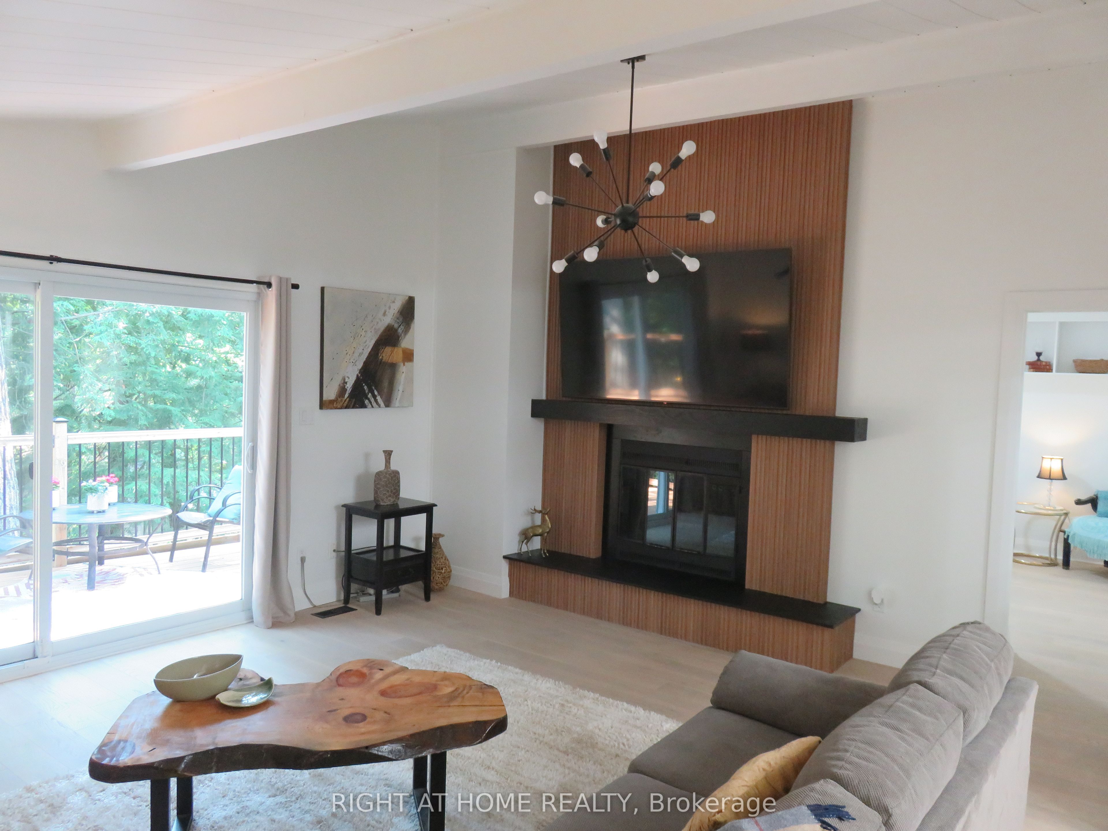 7459 Island Crescent Property Photo 11