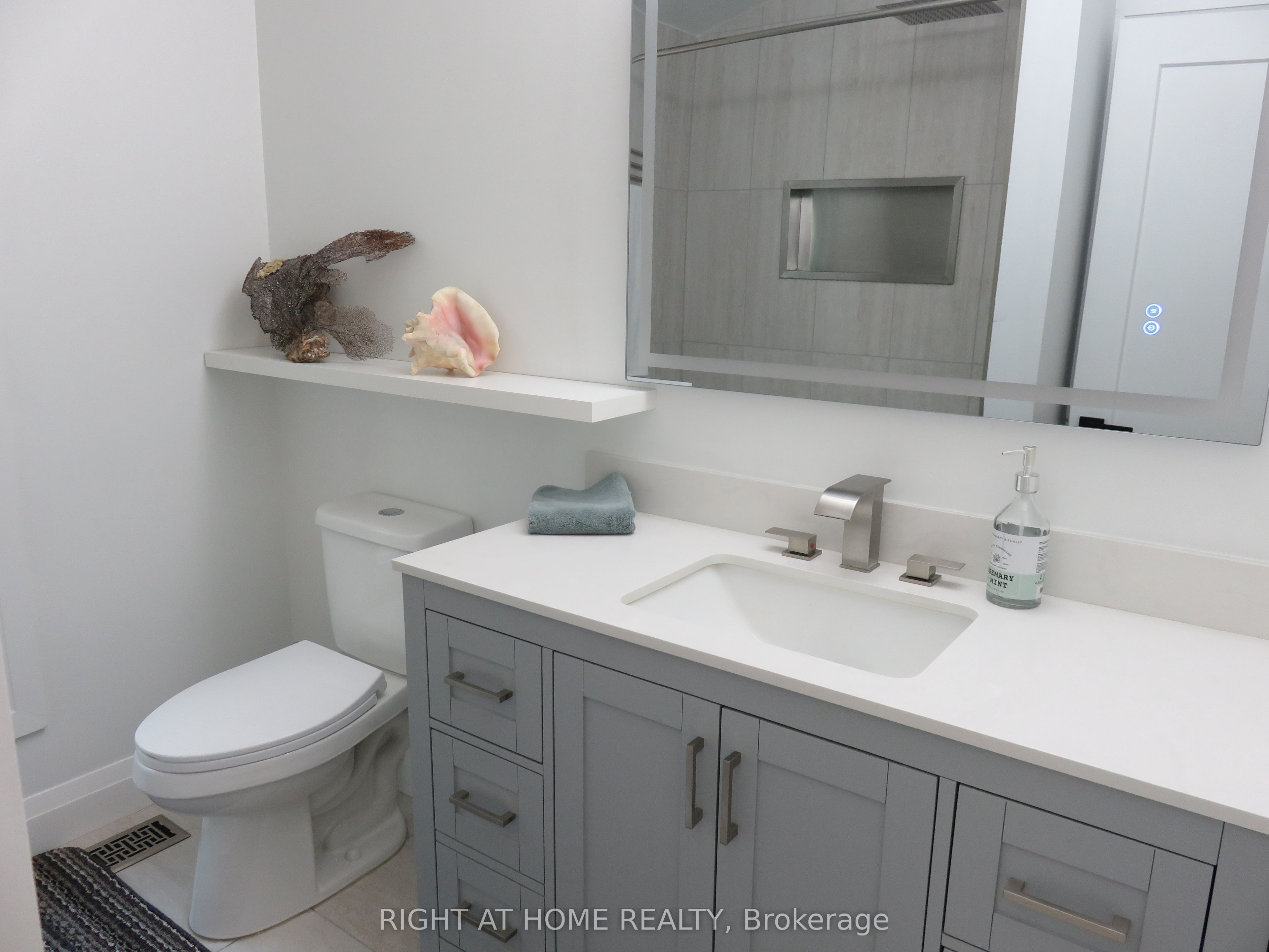 7459 Island Crescent Property Photo 15