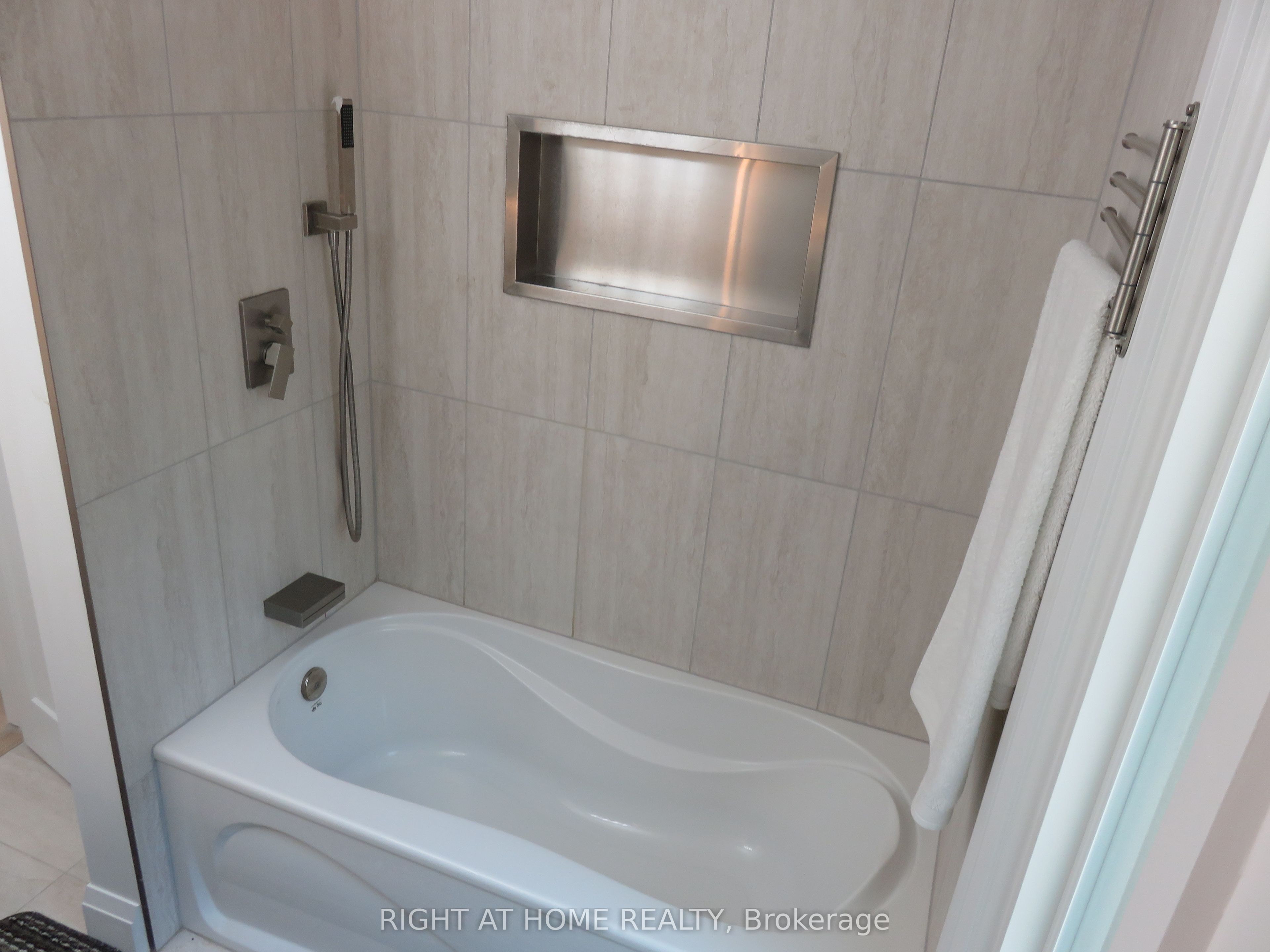 7459 Island Crescent Property Photo 16