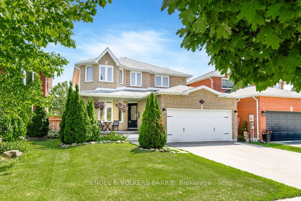 33 Etherington Cres Property Photo 1