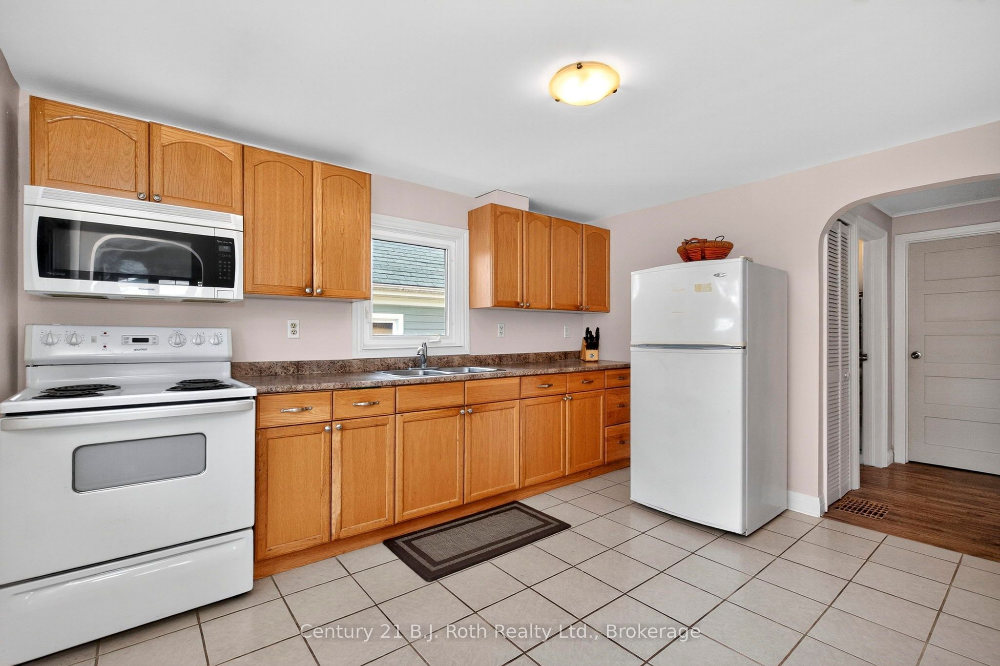230 Nottawasaga Street Property Photo 5