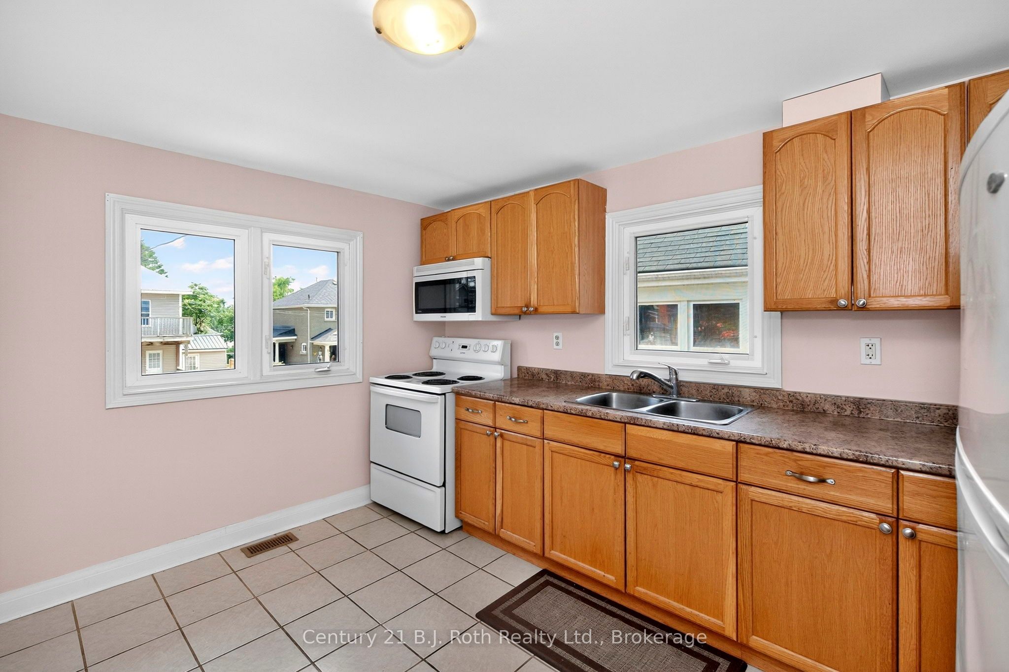 230 Nottawasaga Street Property Photo 6