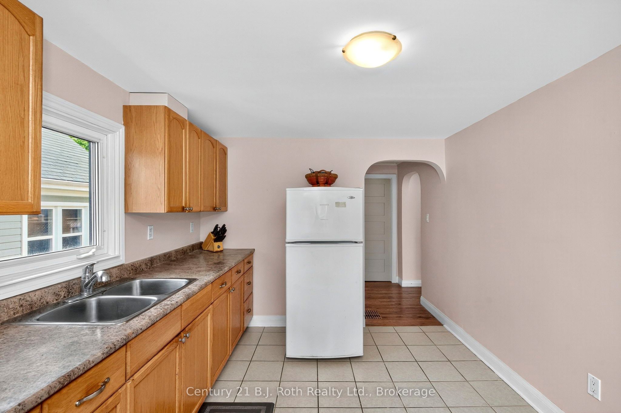 230 Nottawasaga Street Property Photo 7