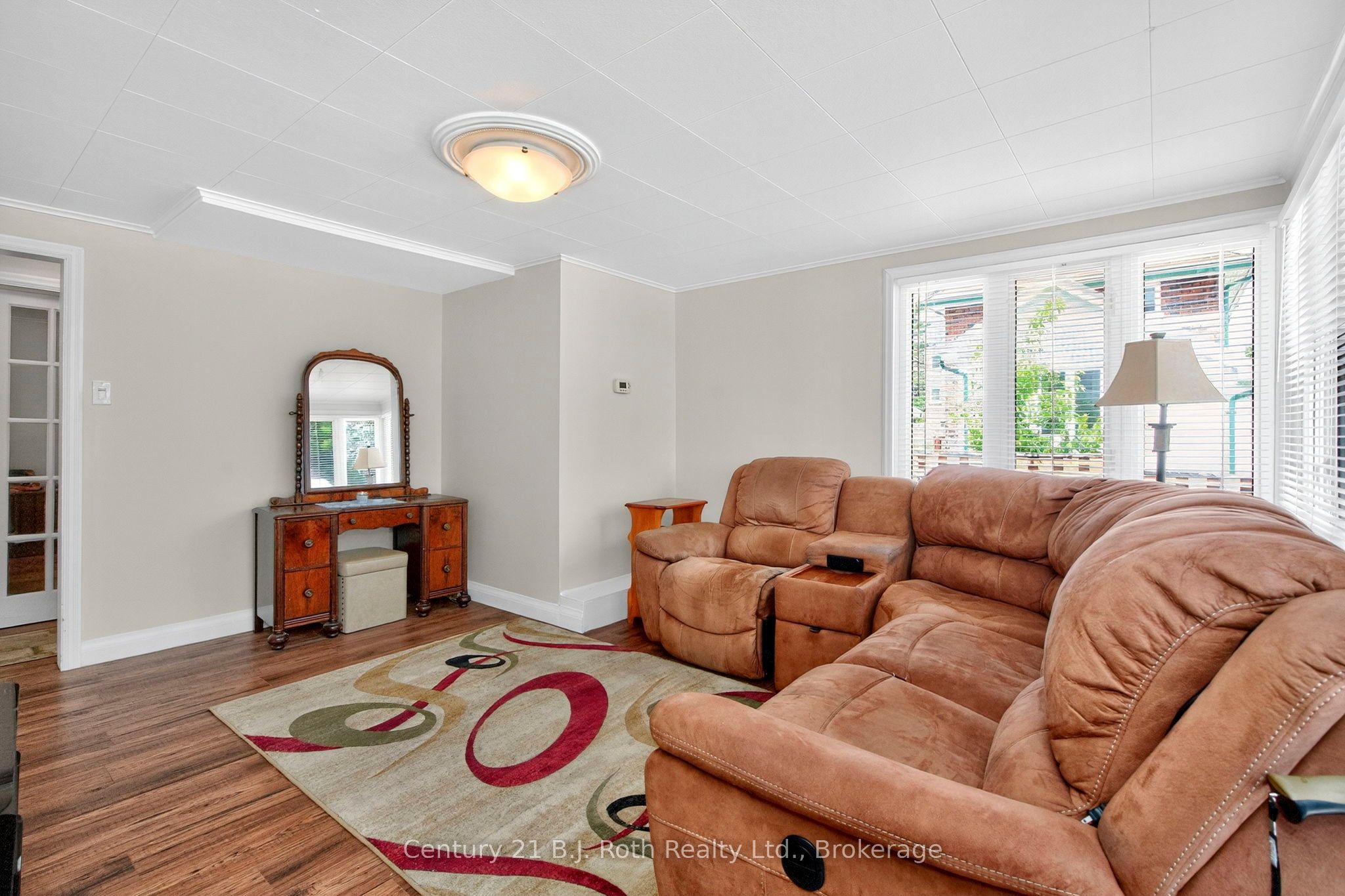 230 Nottawasaga Street Property Photo 8