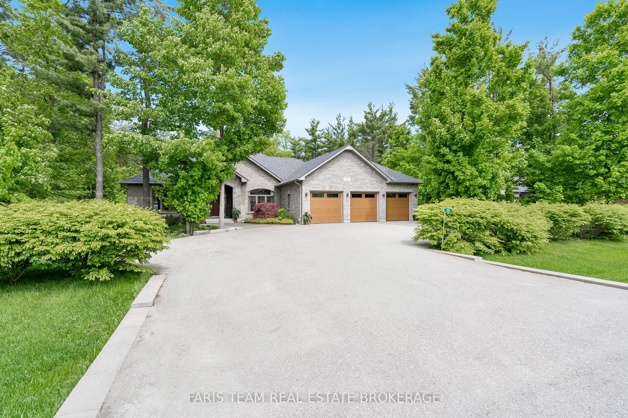 50 Mennill Dr Property Photo 1