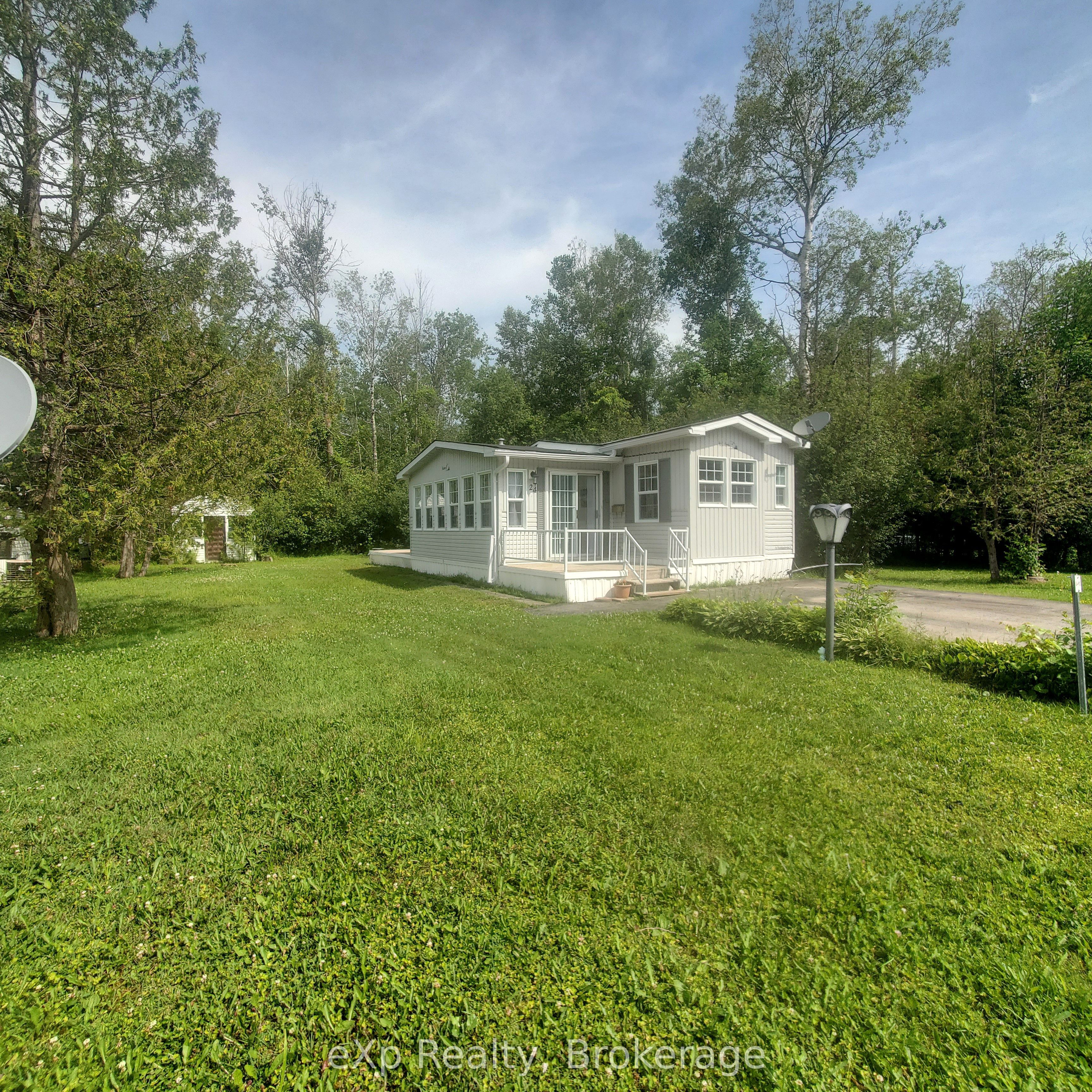 24 Prince Charles Avenue N Property Photo 1