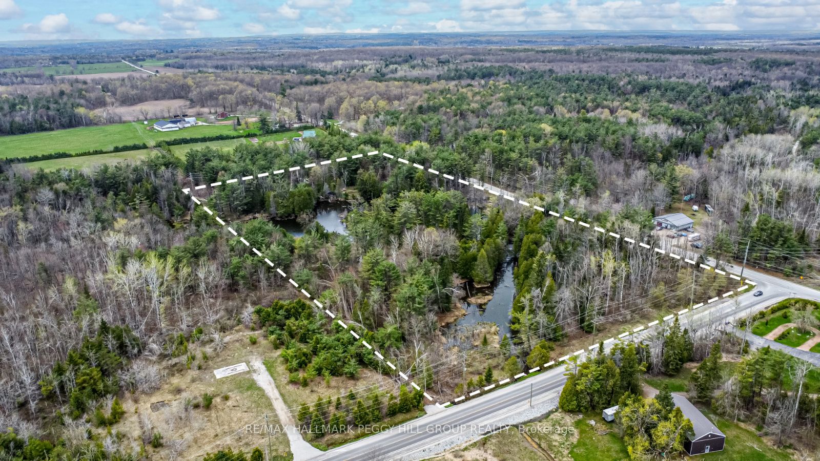 4016 Carlyon Line Property Photo 4