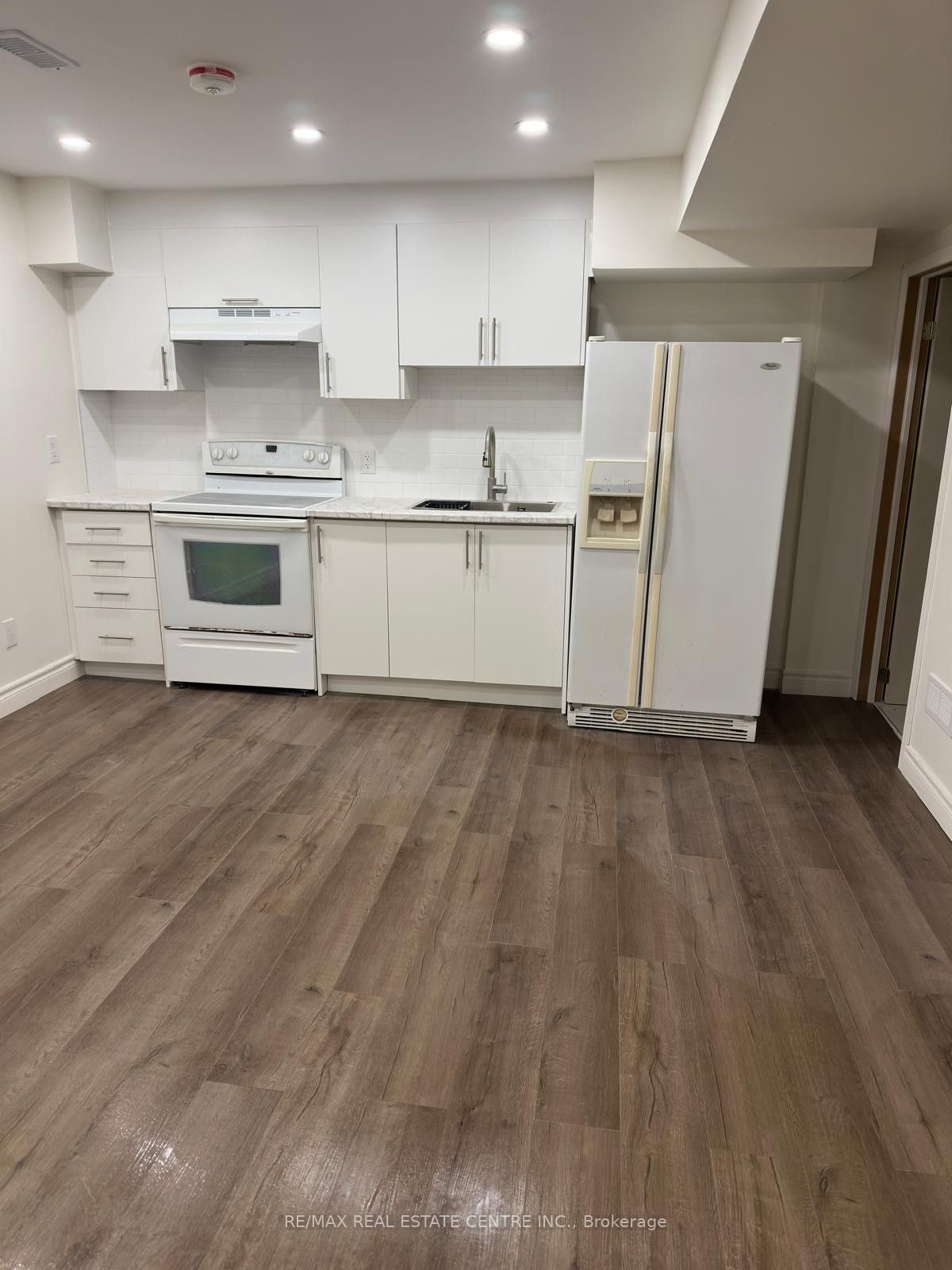 14 Lindsay Court Property Photo 28