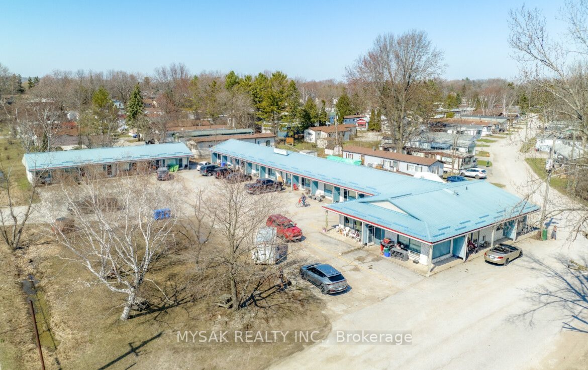560 West Street S Property Photo 1