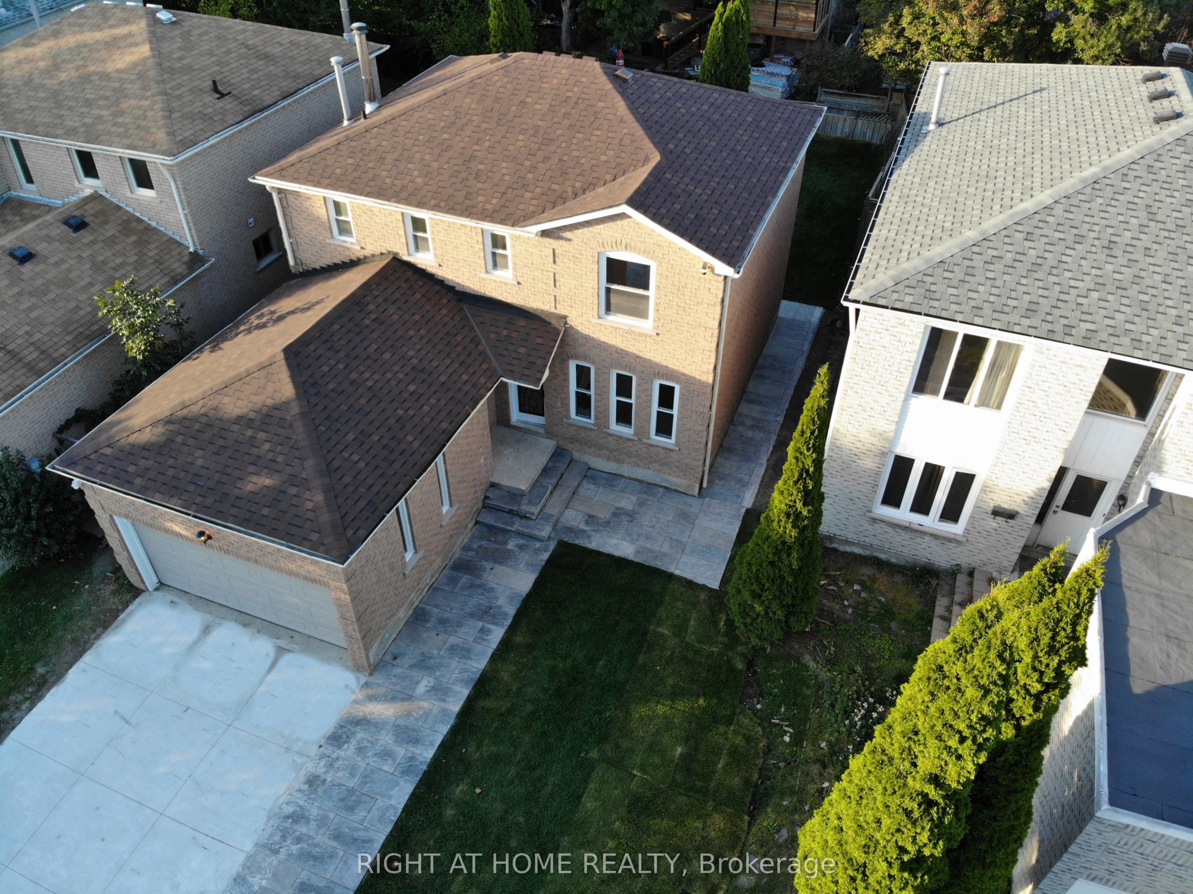 247 Hickling Trail Property Photo 1