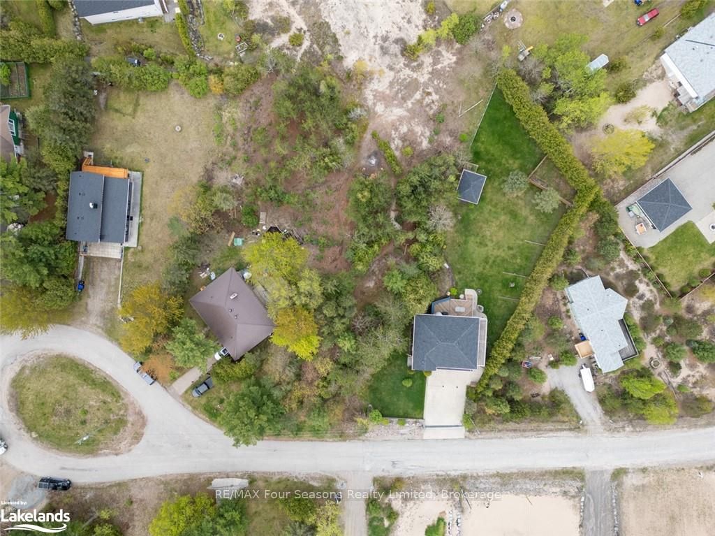 10 Lorrie Crescent Property Photo 12