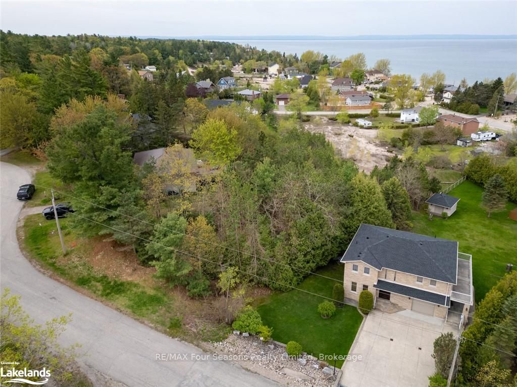 10 Lorrie Crescent Property Photo 15