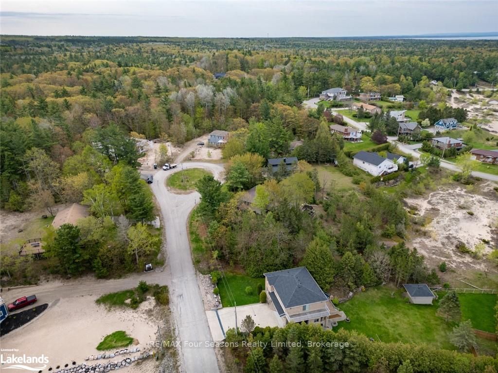 10 Lorrie Crescent Property Photo 16