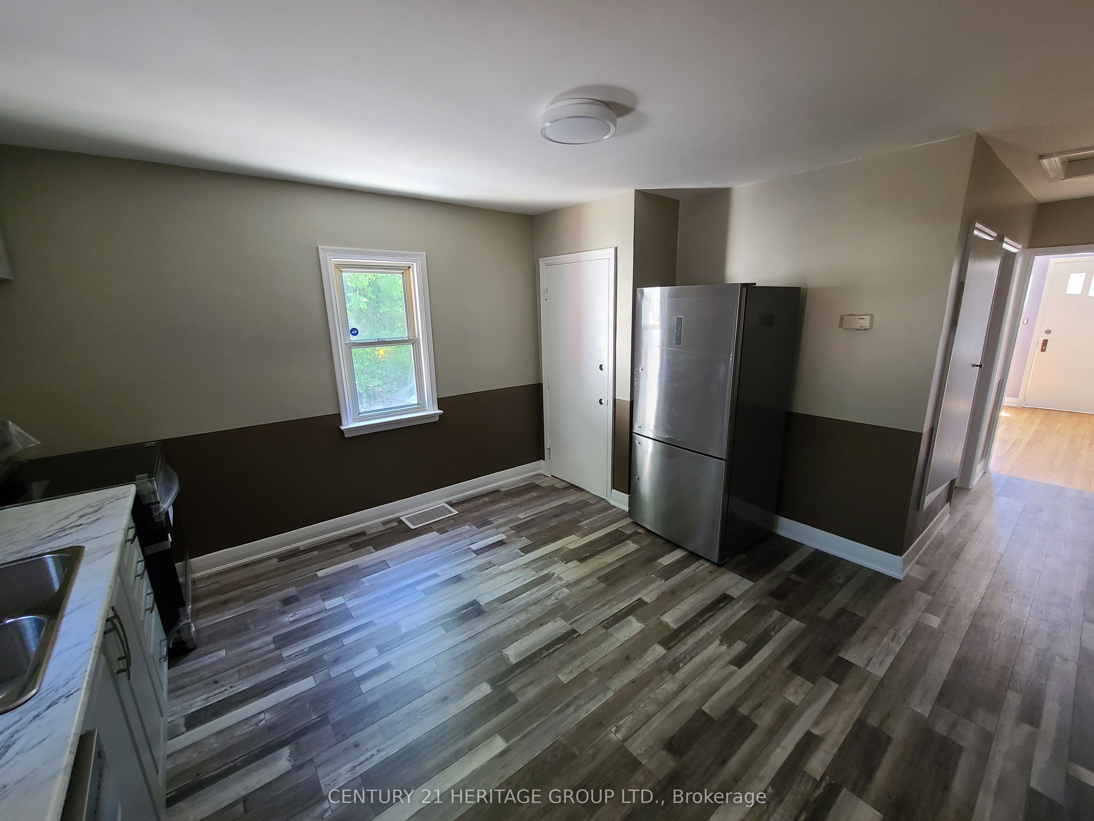 220 Tiffin Street 1 Property Photo 4