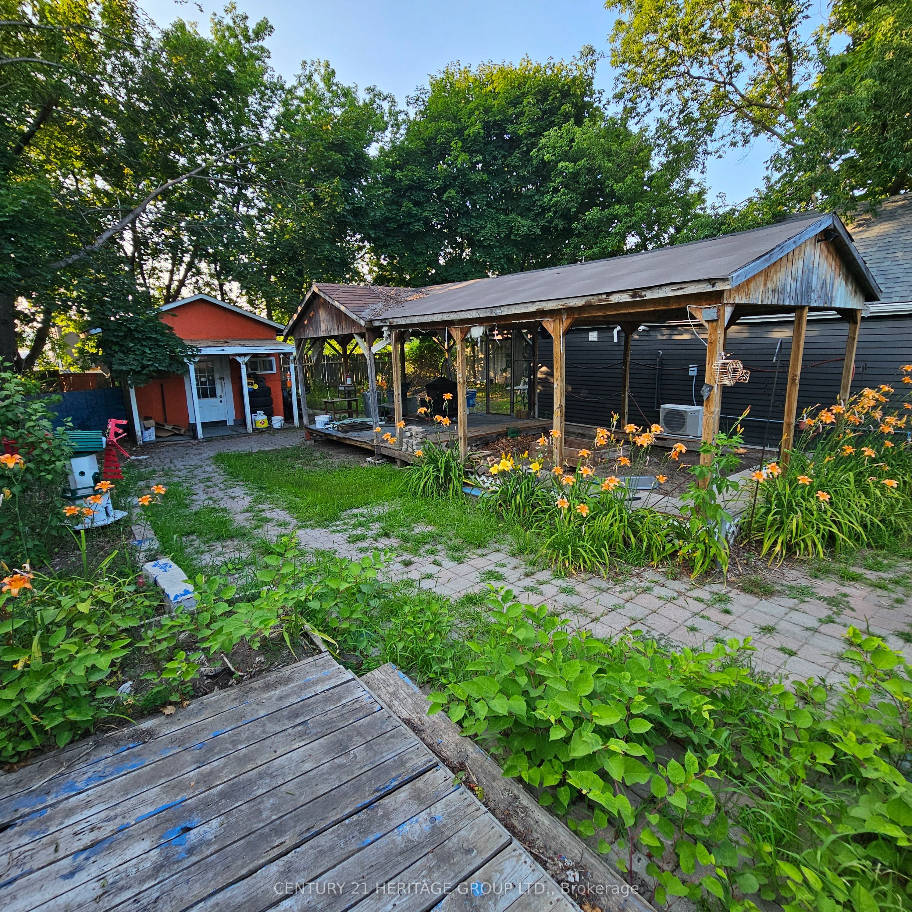 220 Tiffin Street 1 Property Photo 7