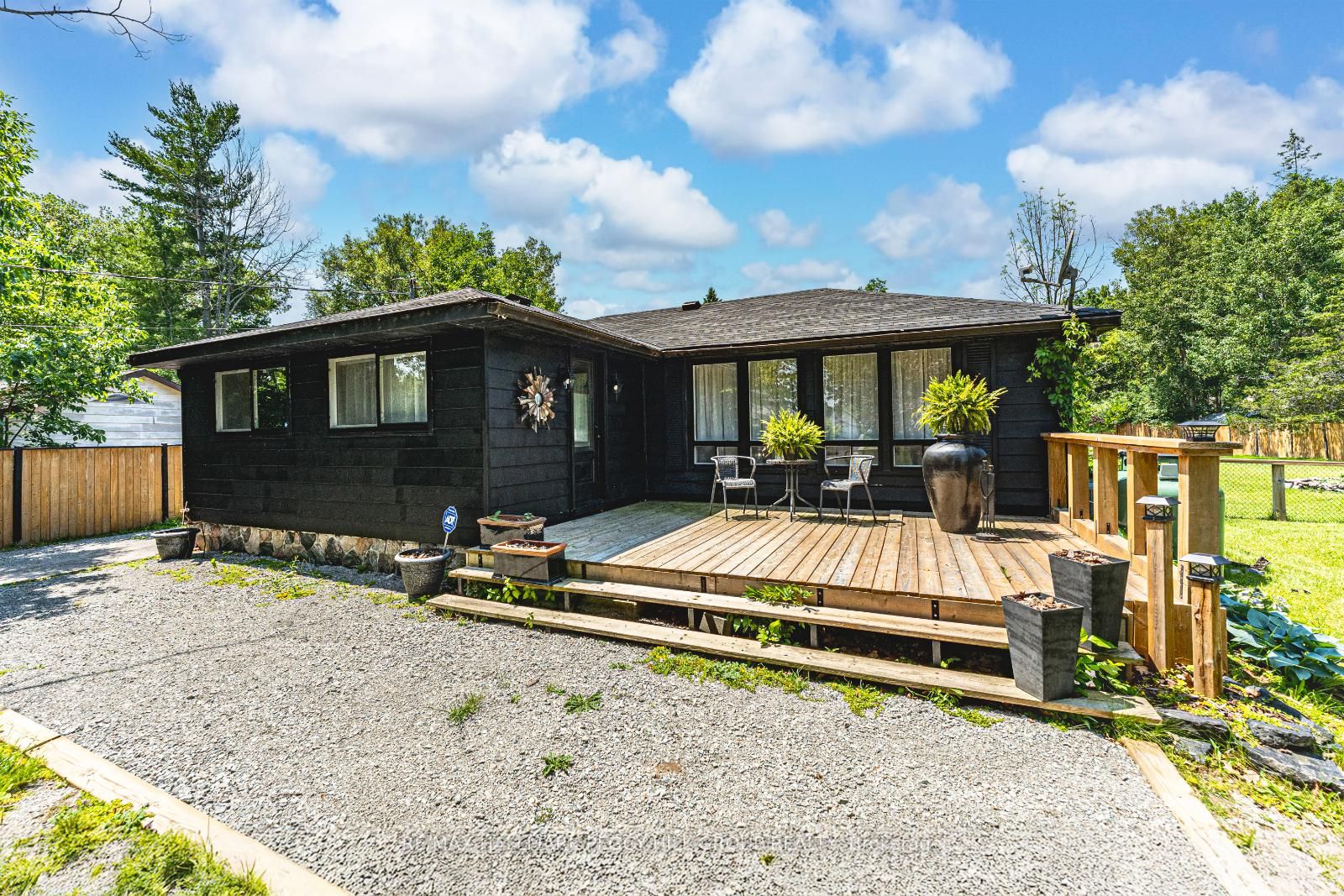 156 Woodlands Ave Property Photo 1