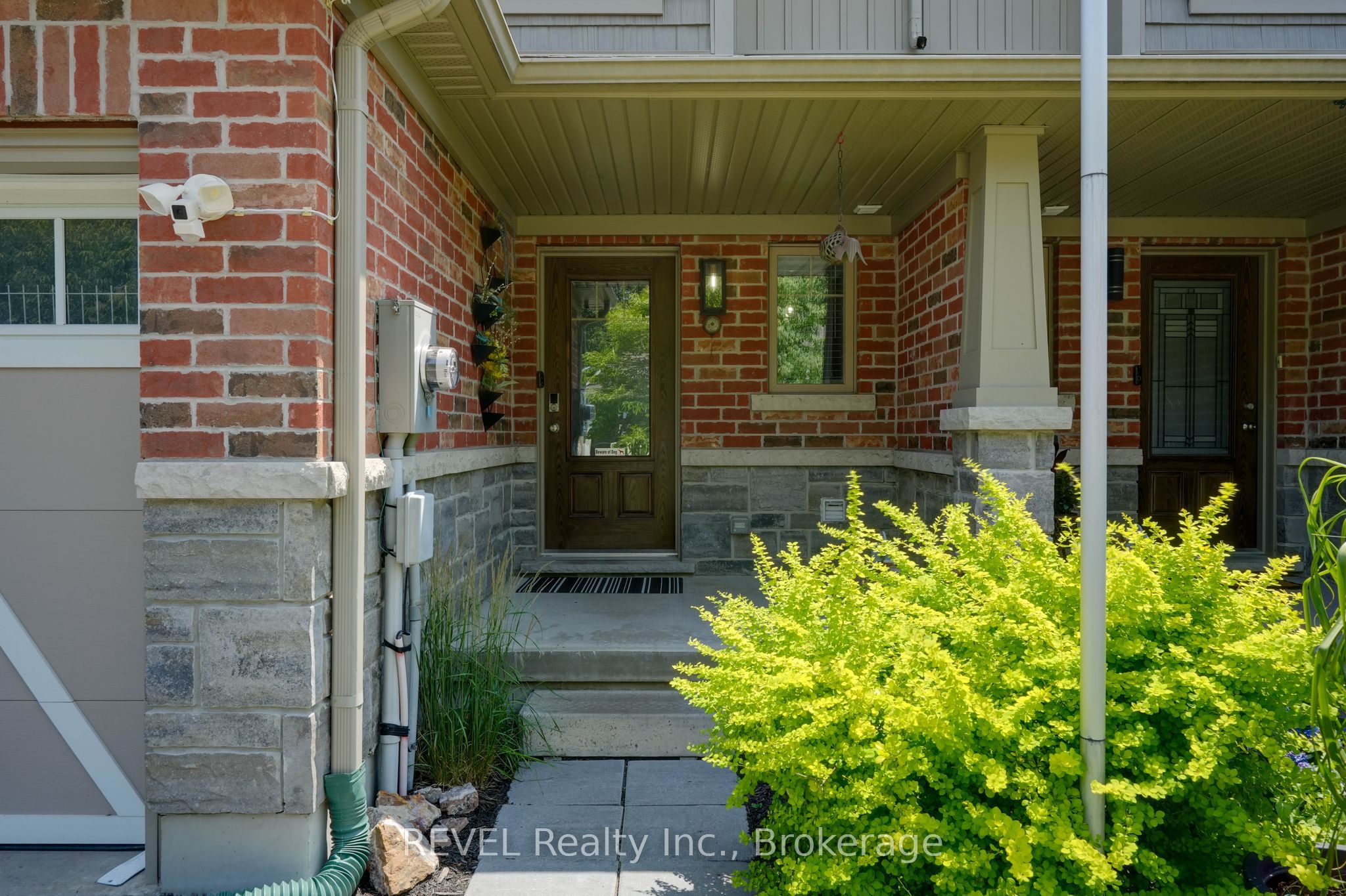 1001 Cook Drive Property Photo 4