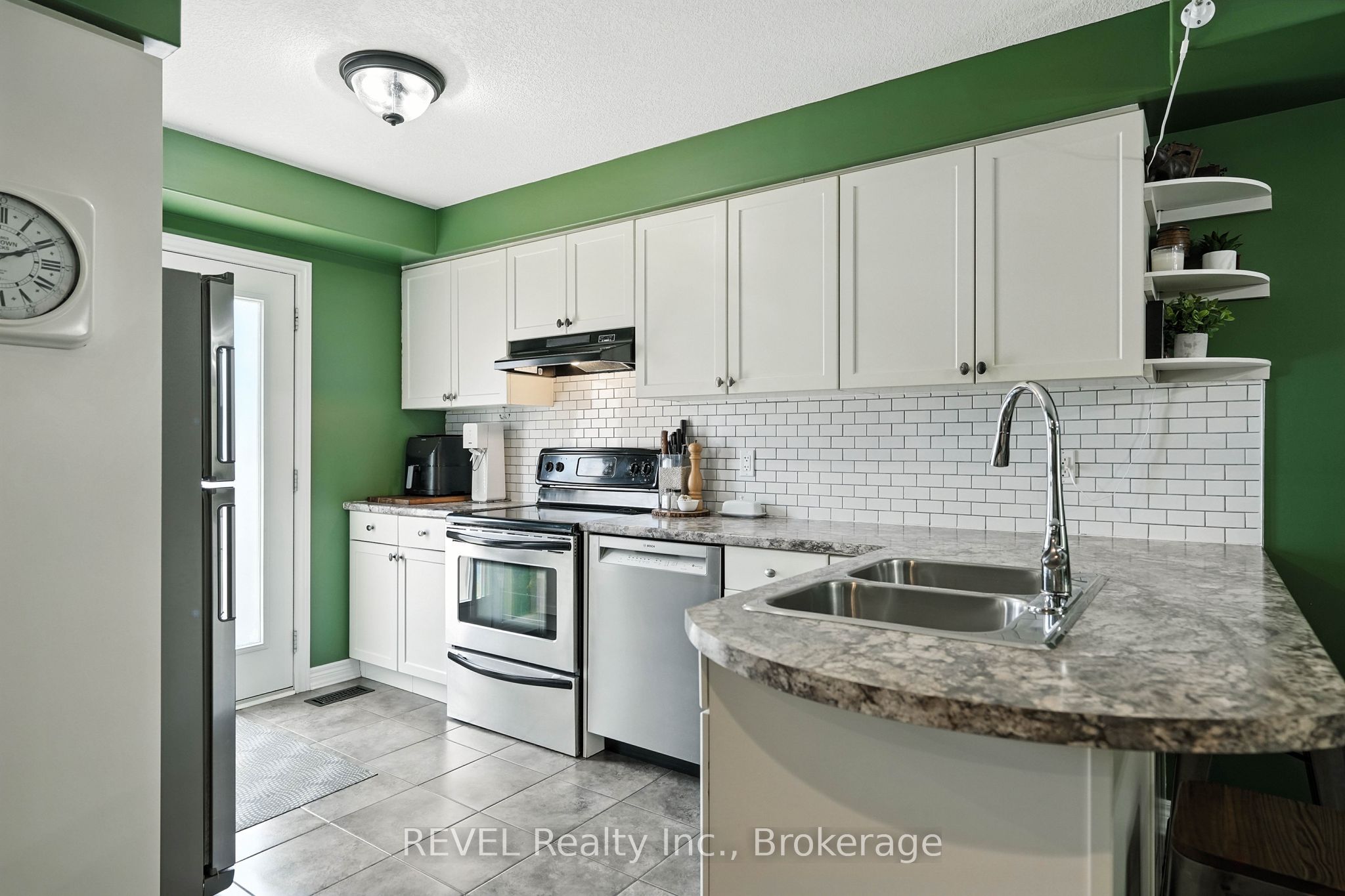 1001 Cook Drive Property Photo 10