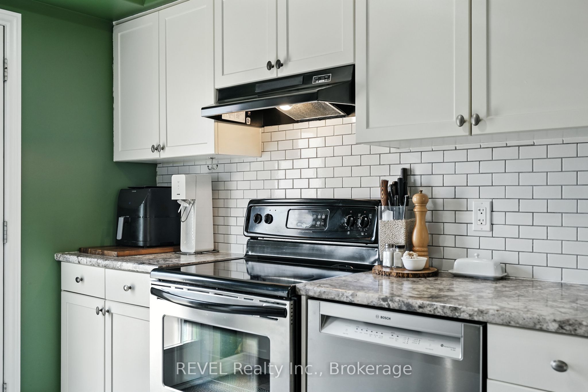 1001 Cook Drive Property Photo 11