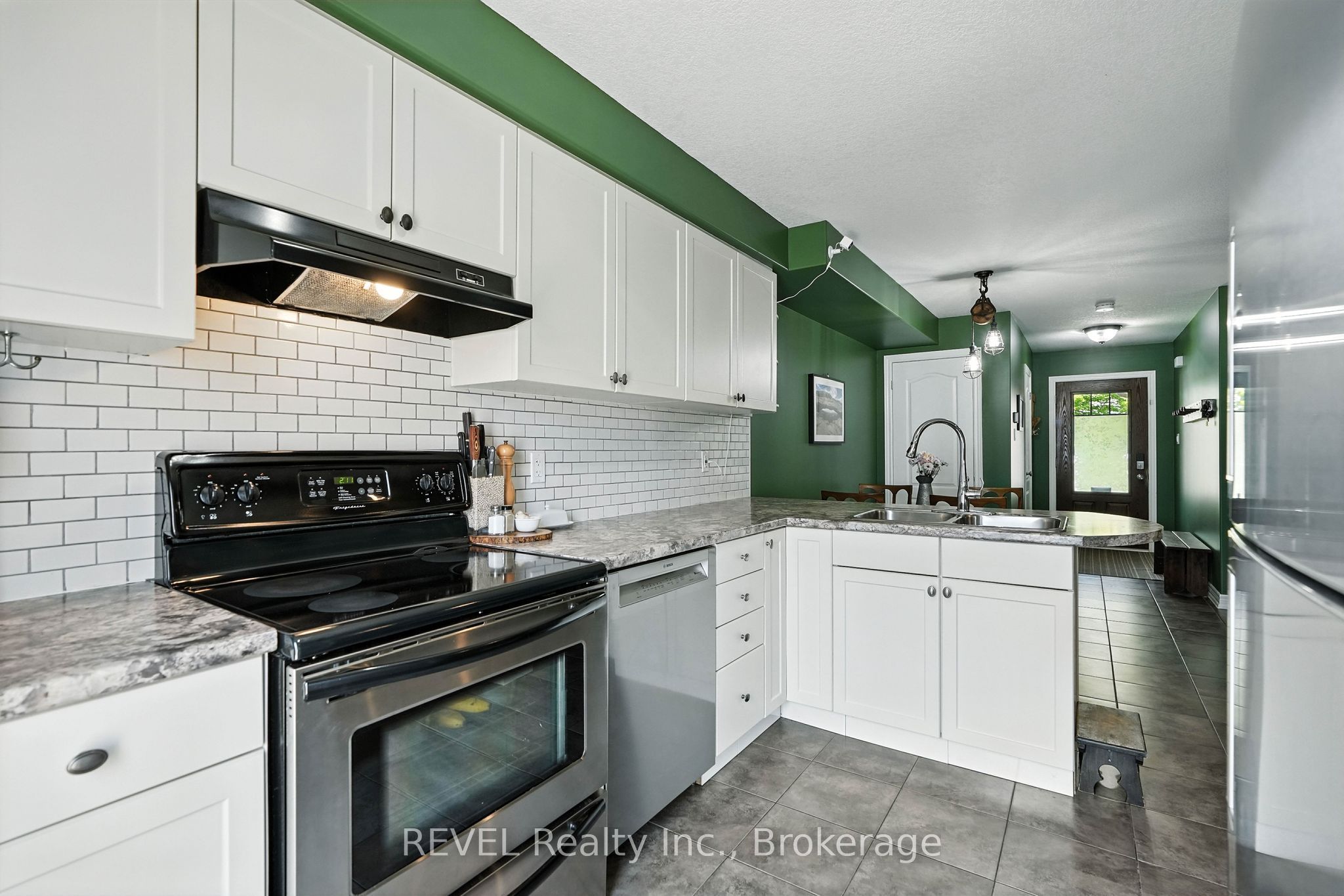 1001 Cook Drive Property Photo 14