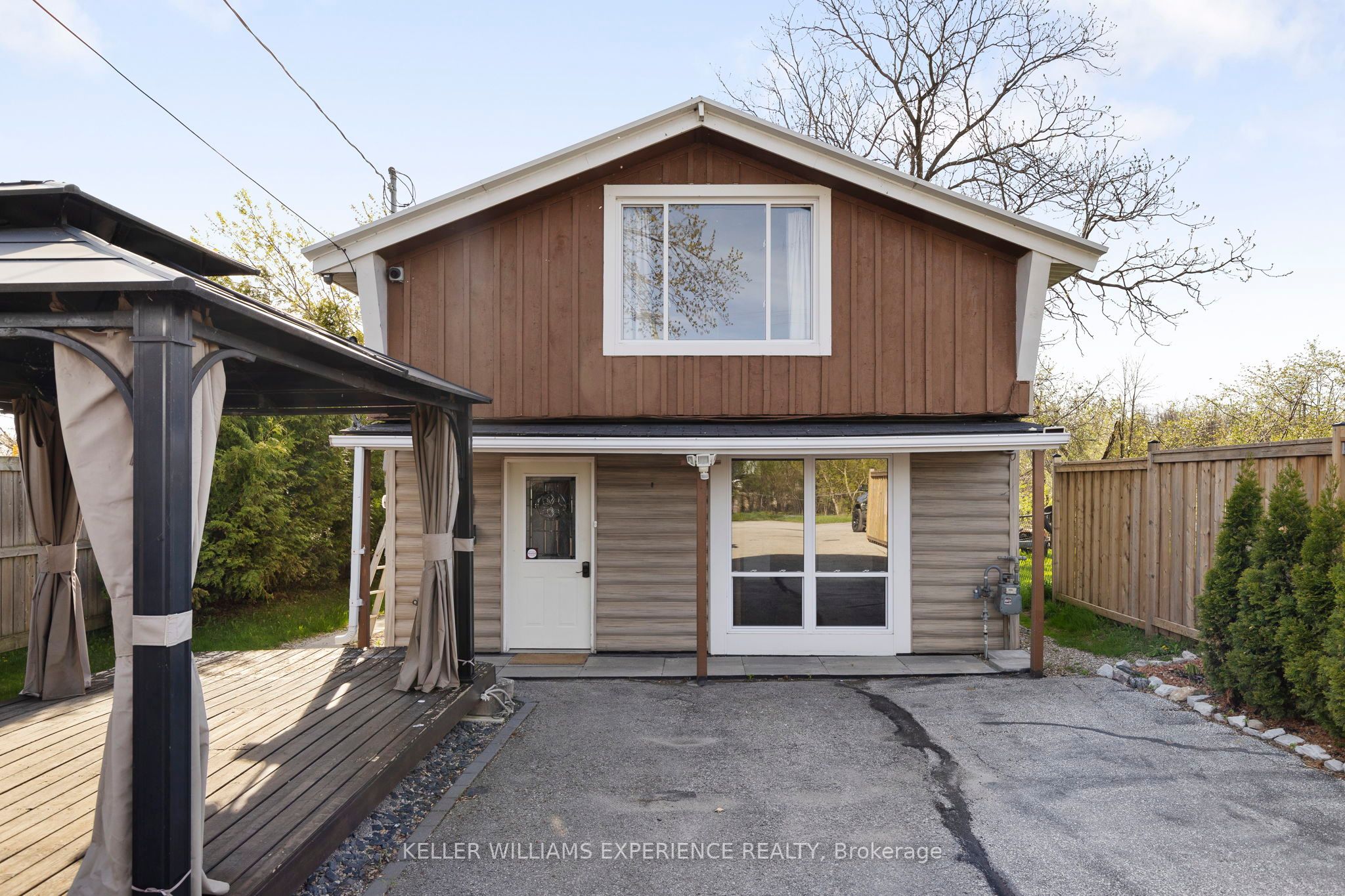3 Courtland St Property Photo 1