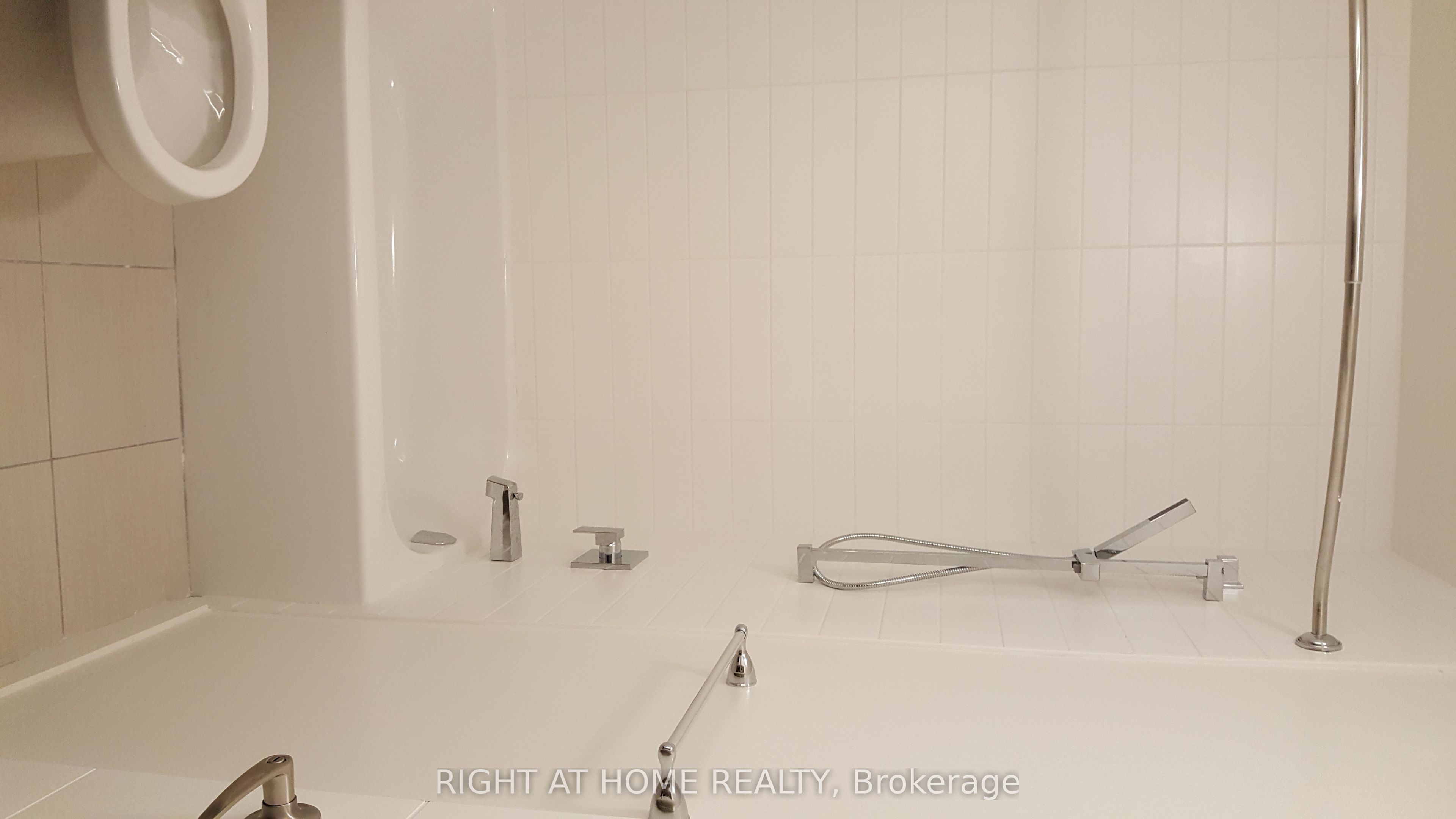 369 Essa Road 77 Property Photo 5