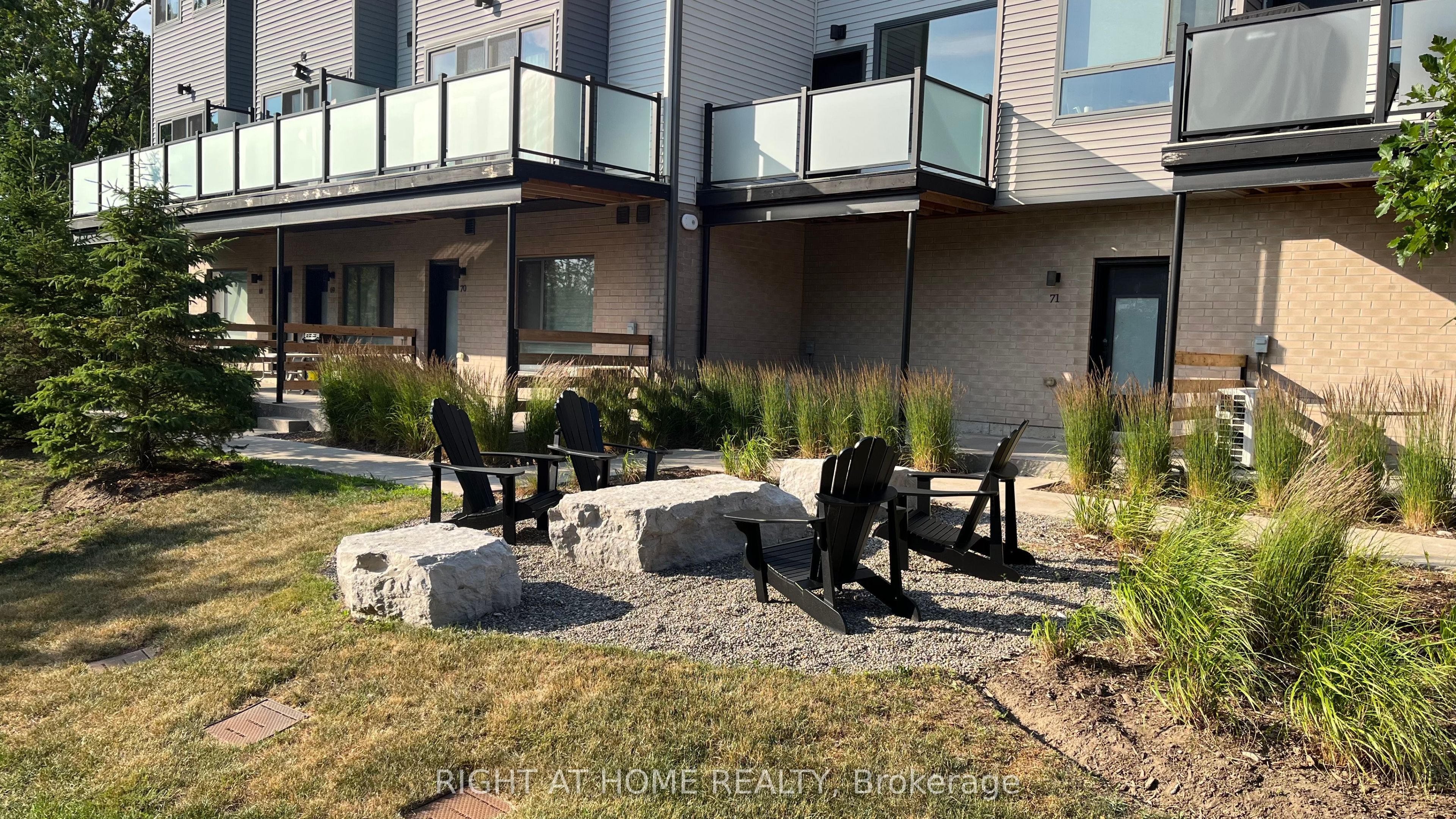 369 Essa Road 77 Property Photo 6