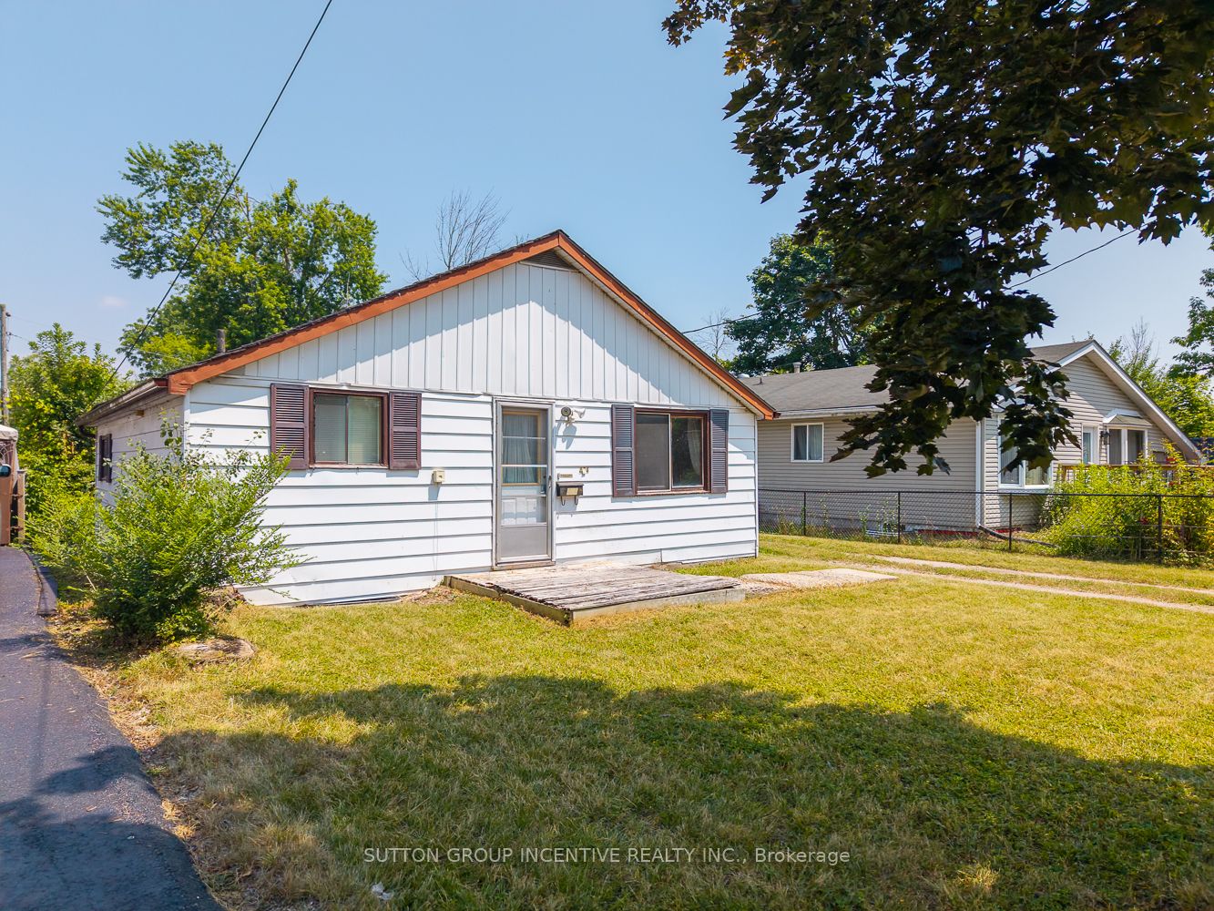 424 Forest Avenue S Property Photo 3