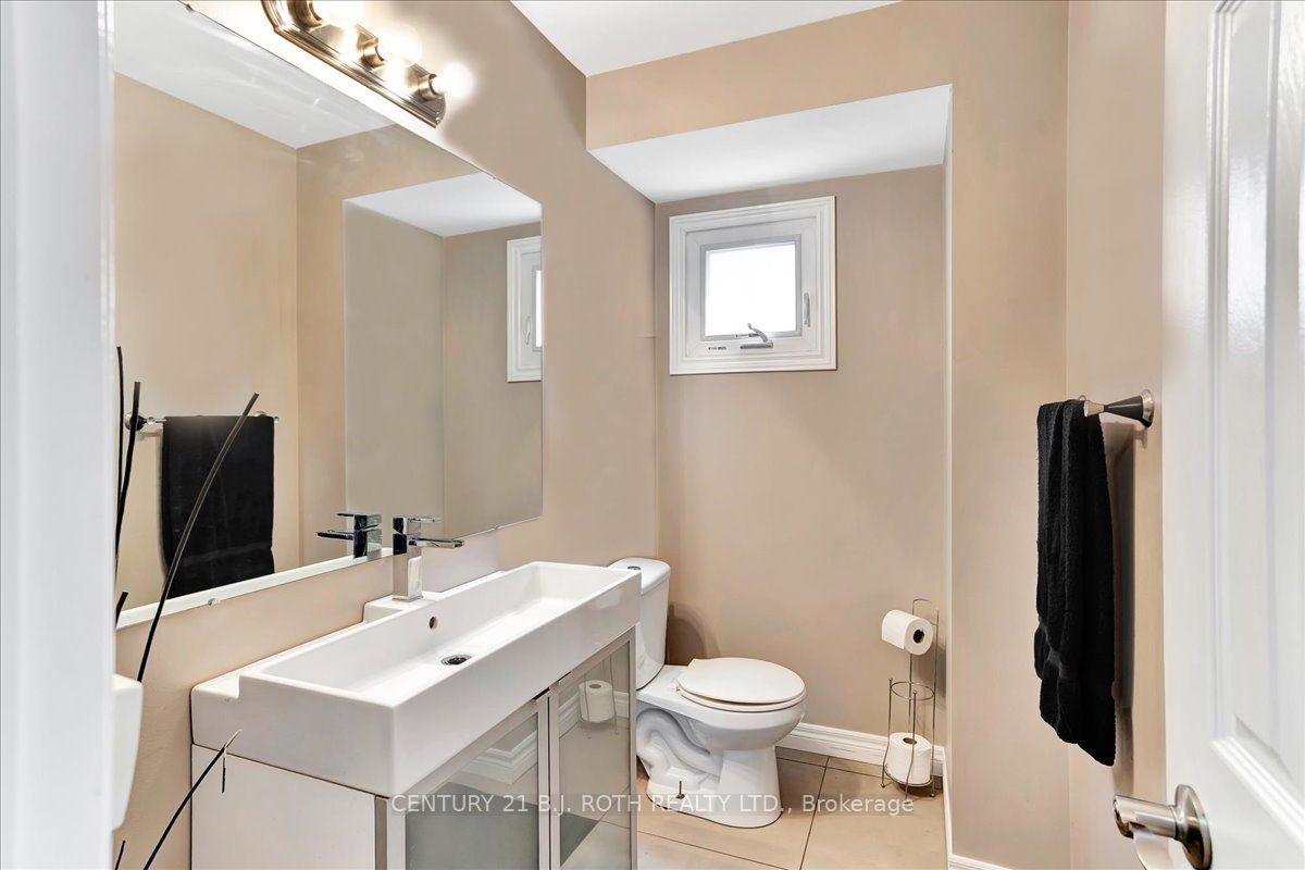 47 Moore Place Property Photo 4