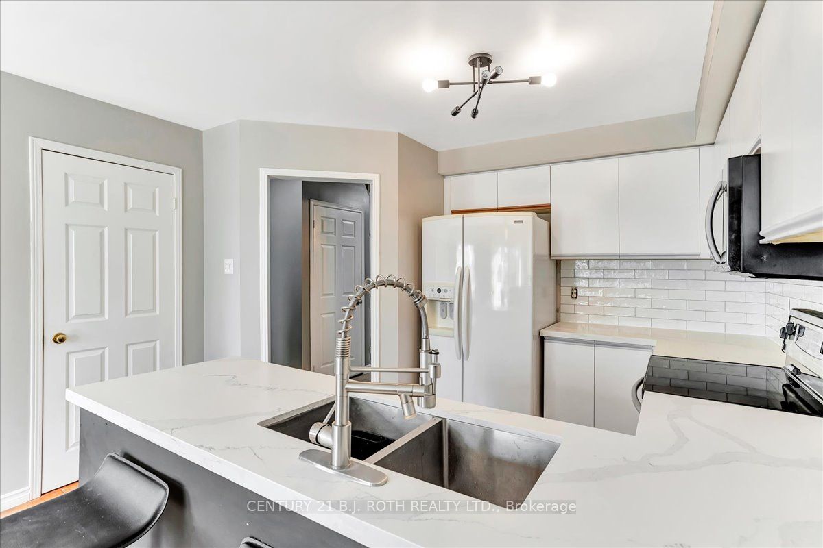 47 Moore Place Property Photo 12