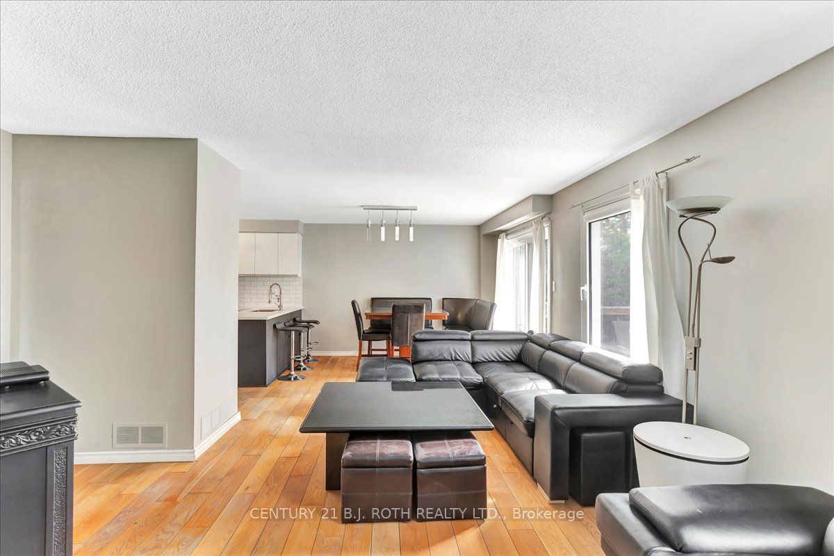 47 Moore Place Property Photo 14