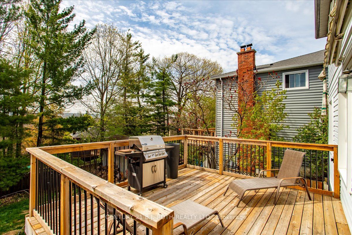 47 Moore Place Property Photo 15