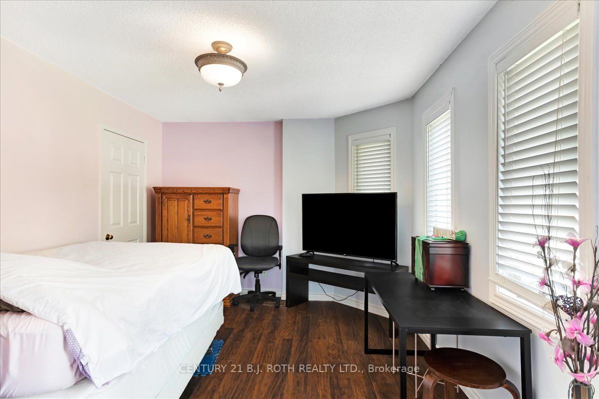 47 Moore Place Property Photo 25