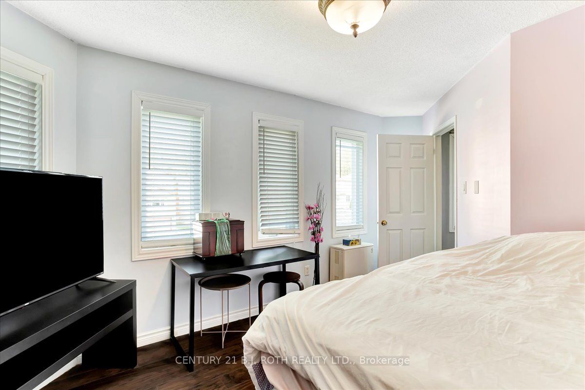 47 Moore Place Property Photo 26