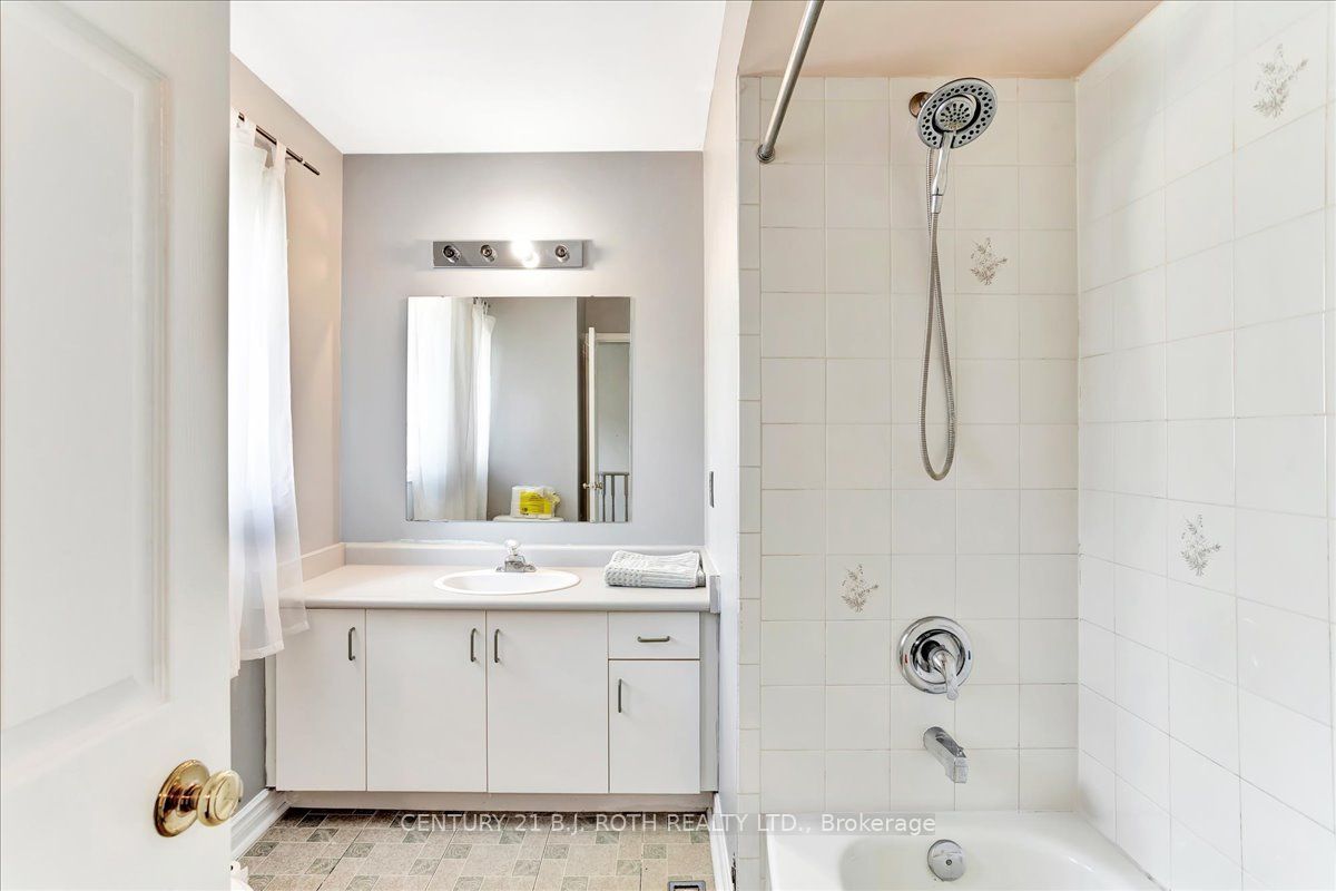 47 Moore Place Property Photo 27