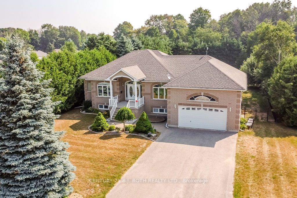 35 Club Ct Property Photo 1