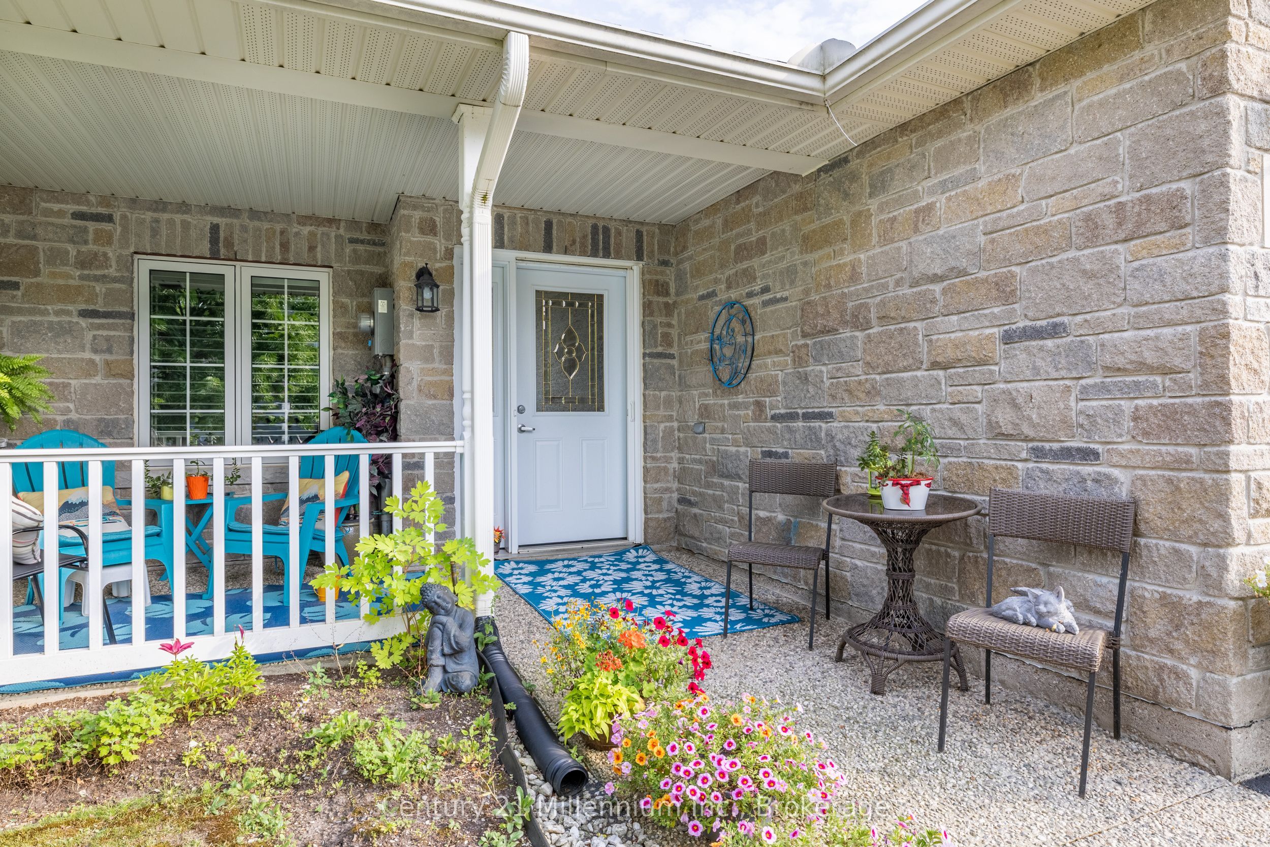 9 Garden Grove Crescent Property Photo 2