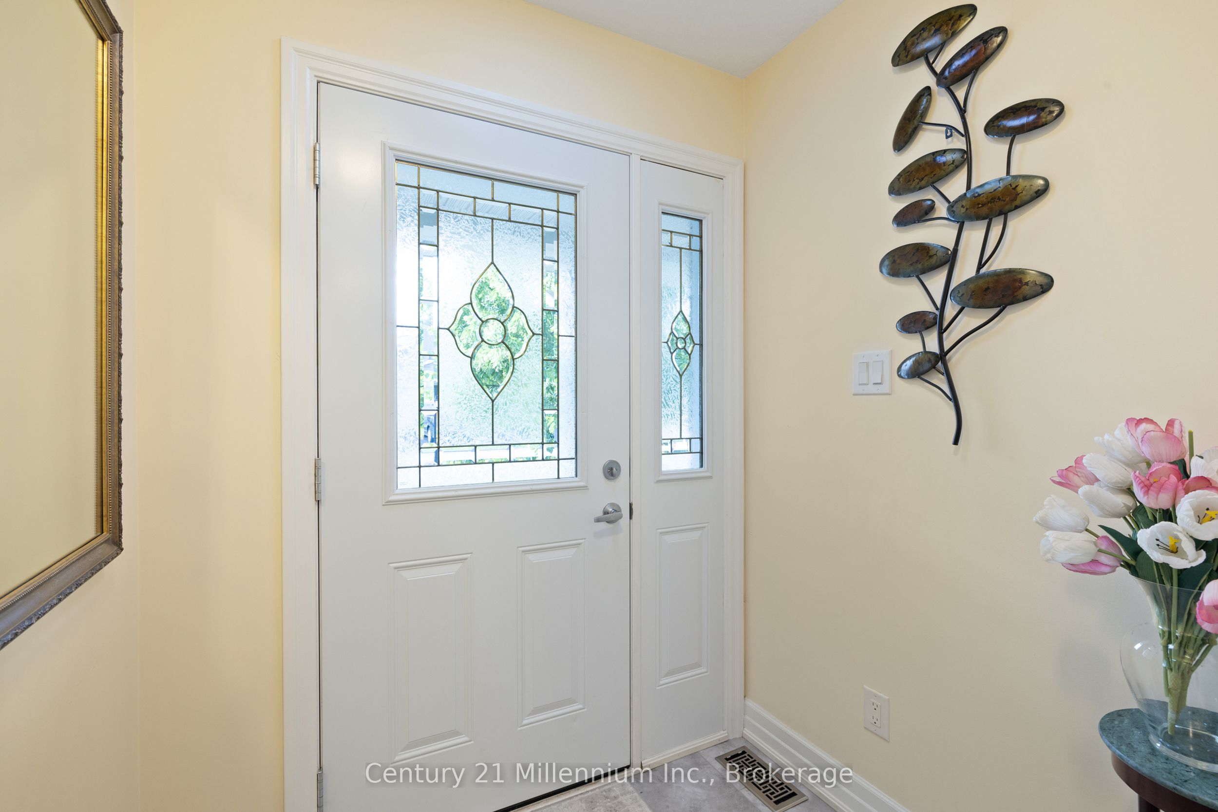 9 Garden Grove Crescent Property Photo 4