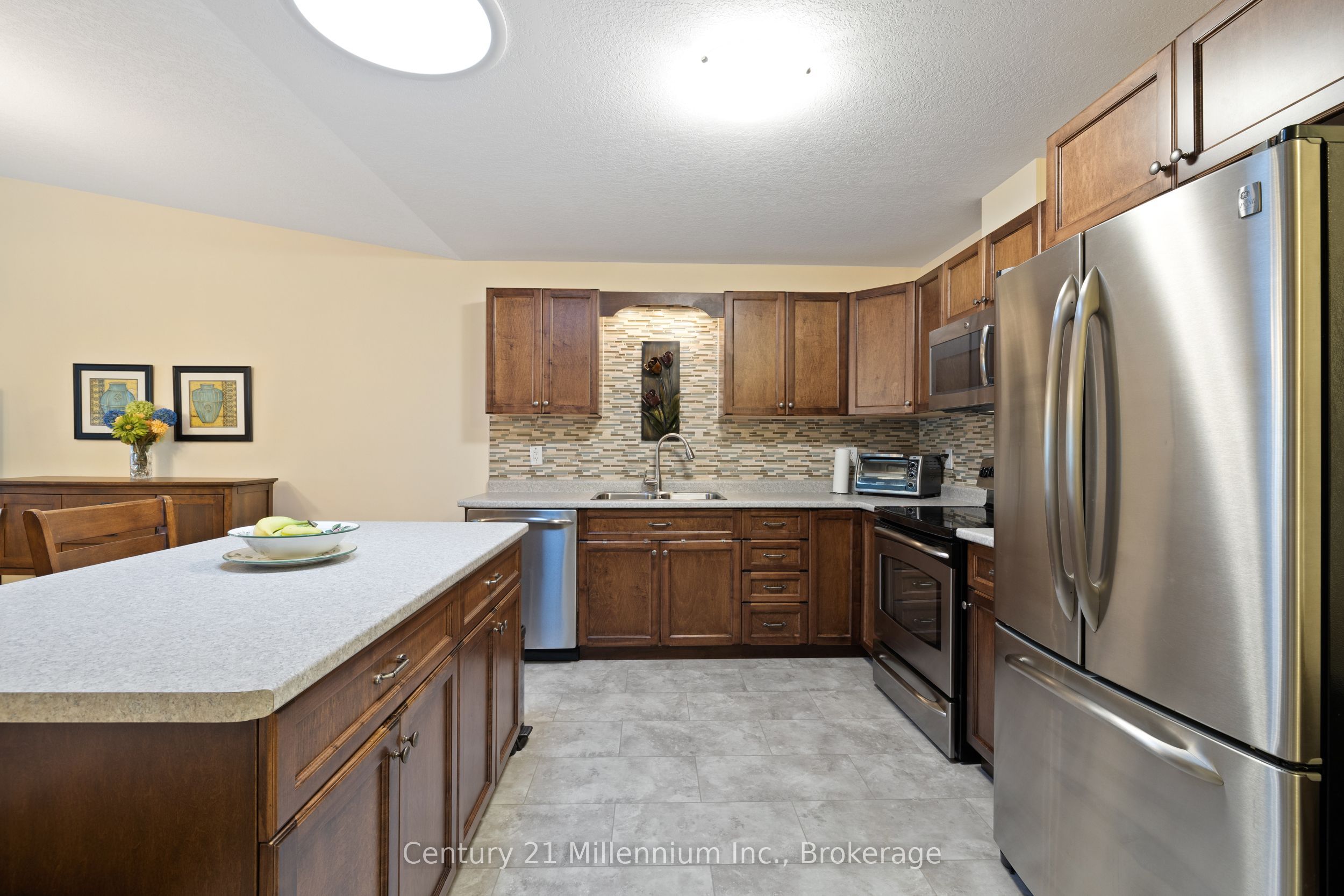 9 Garden Grove Crescent Property Photo 5